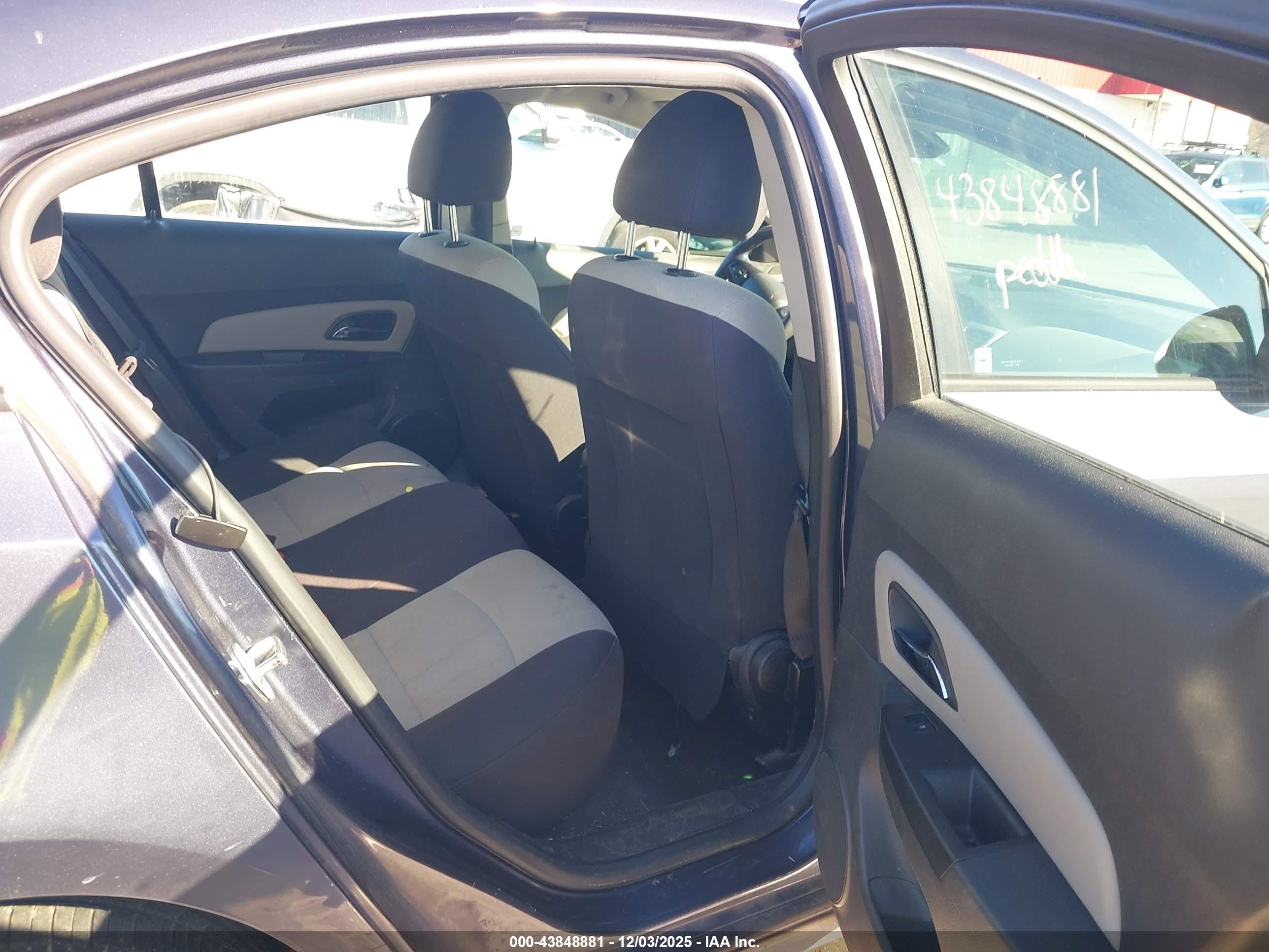 CHEVROLET CRUZE image 8