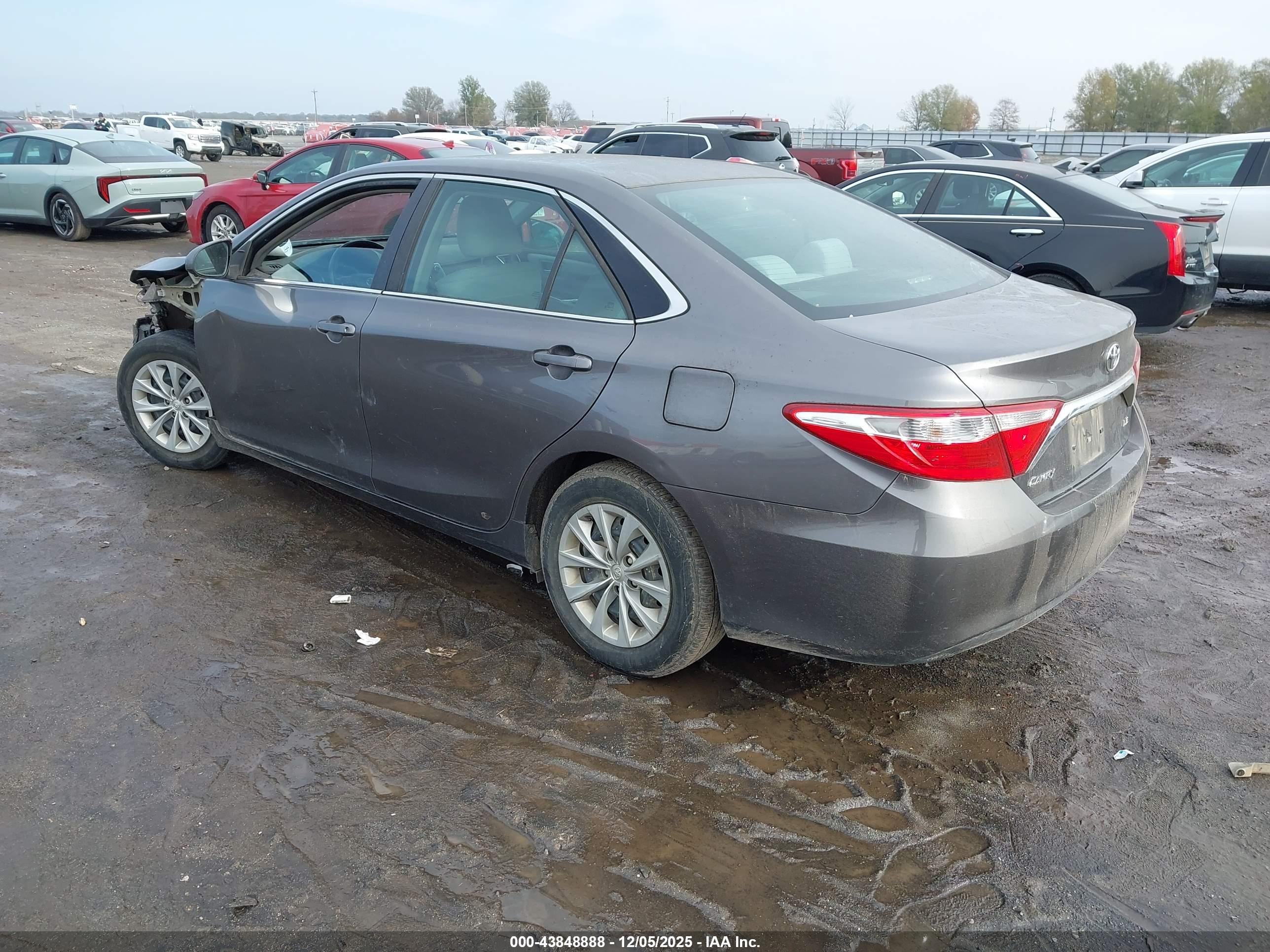 TOYOTA CAMRY image 3