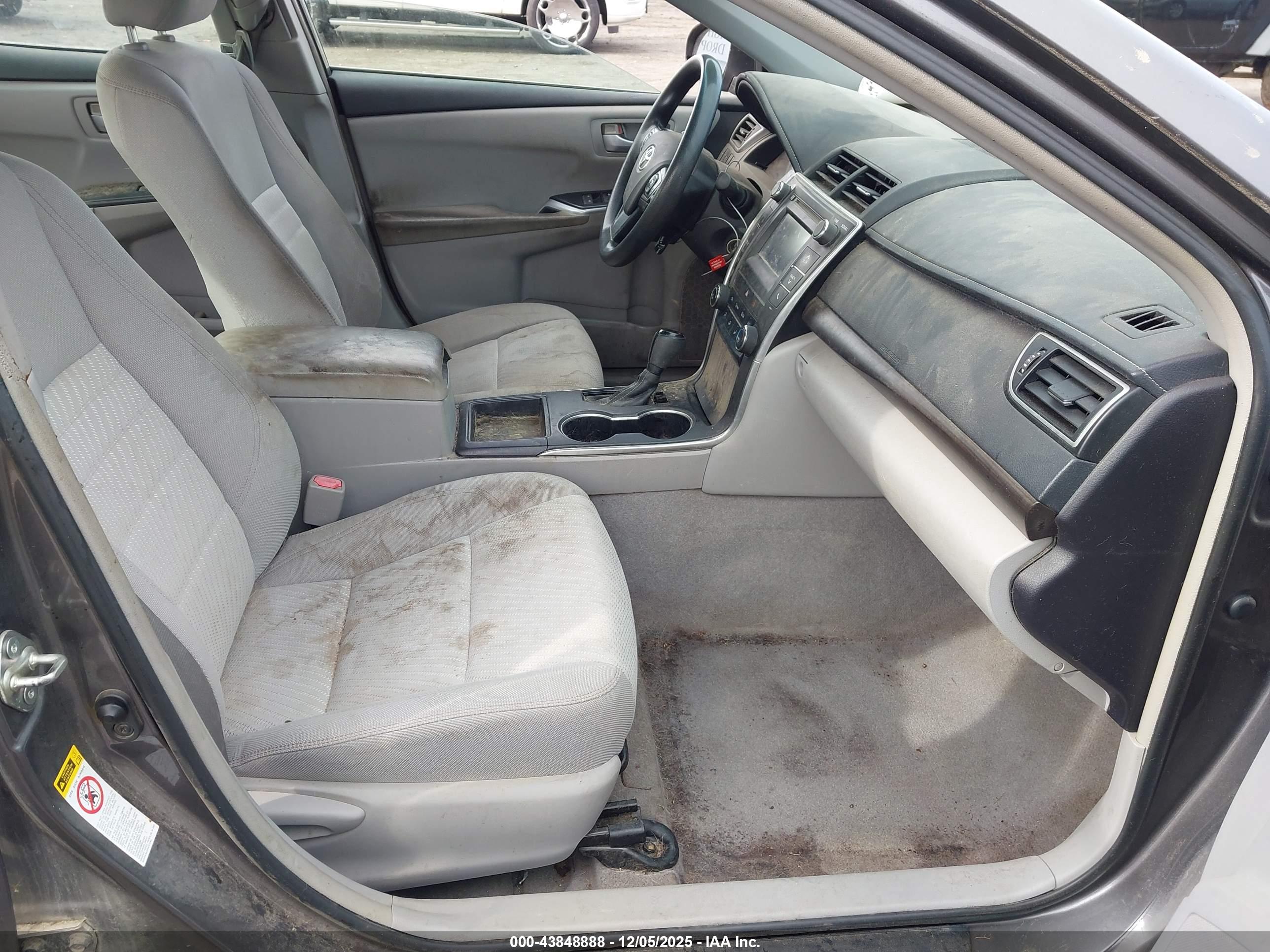 TOYOTA CAMRY image 5