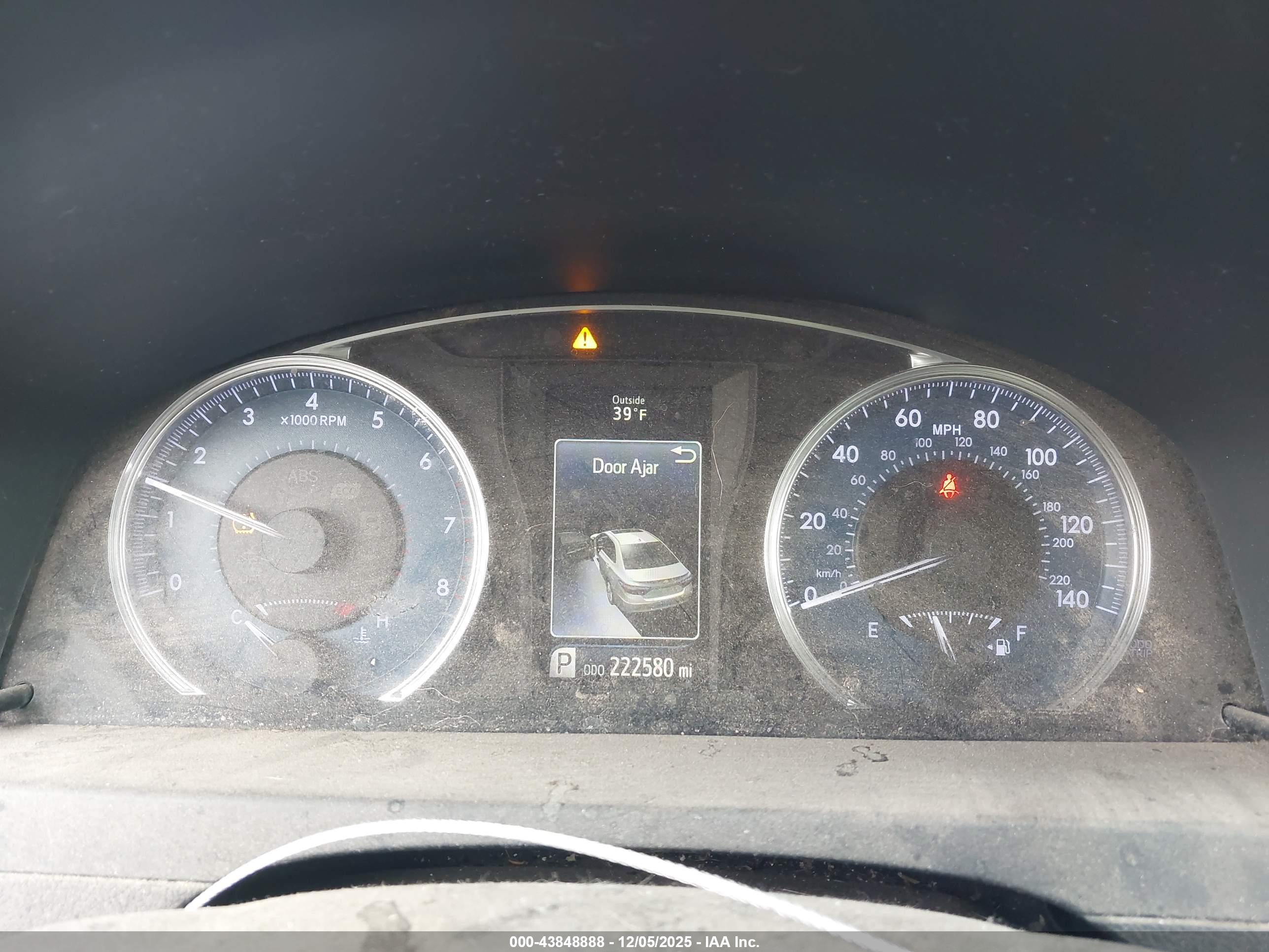 TOYOTA CAMRY image 7