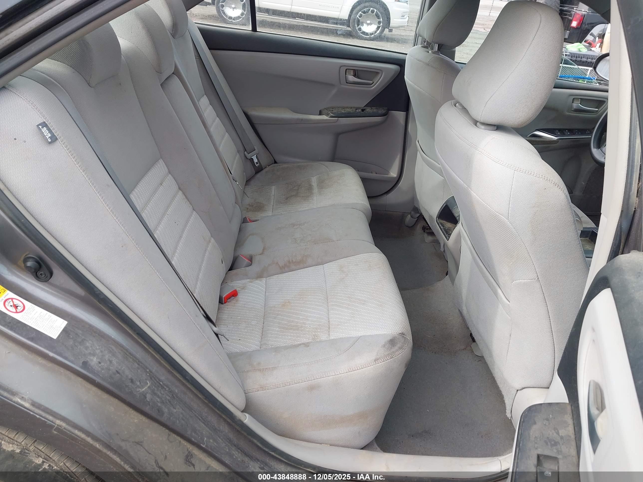TOYOTA CAMRY image 8