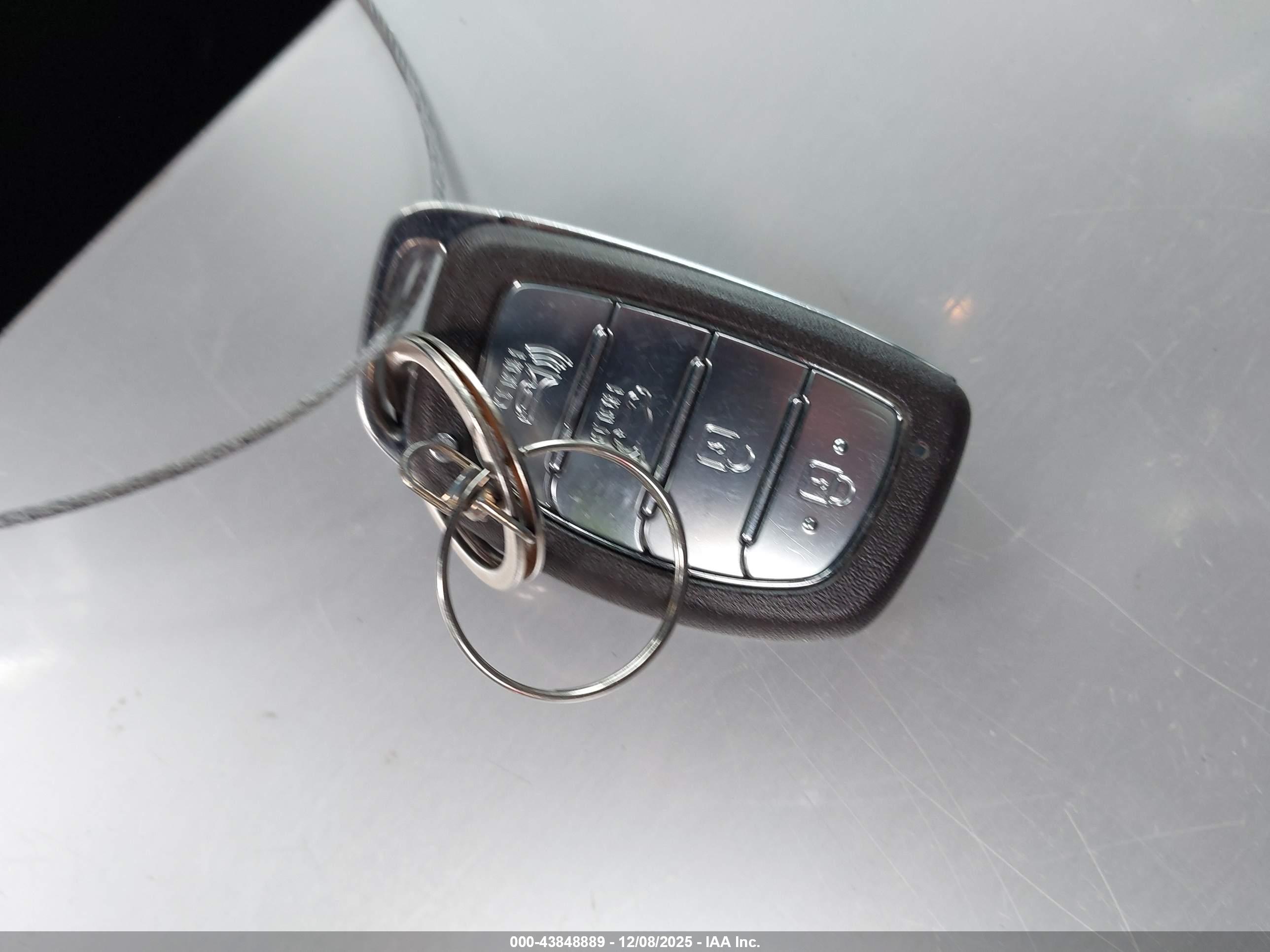 HYUNDAI TUCSON image 11