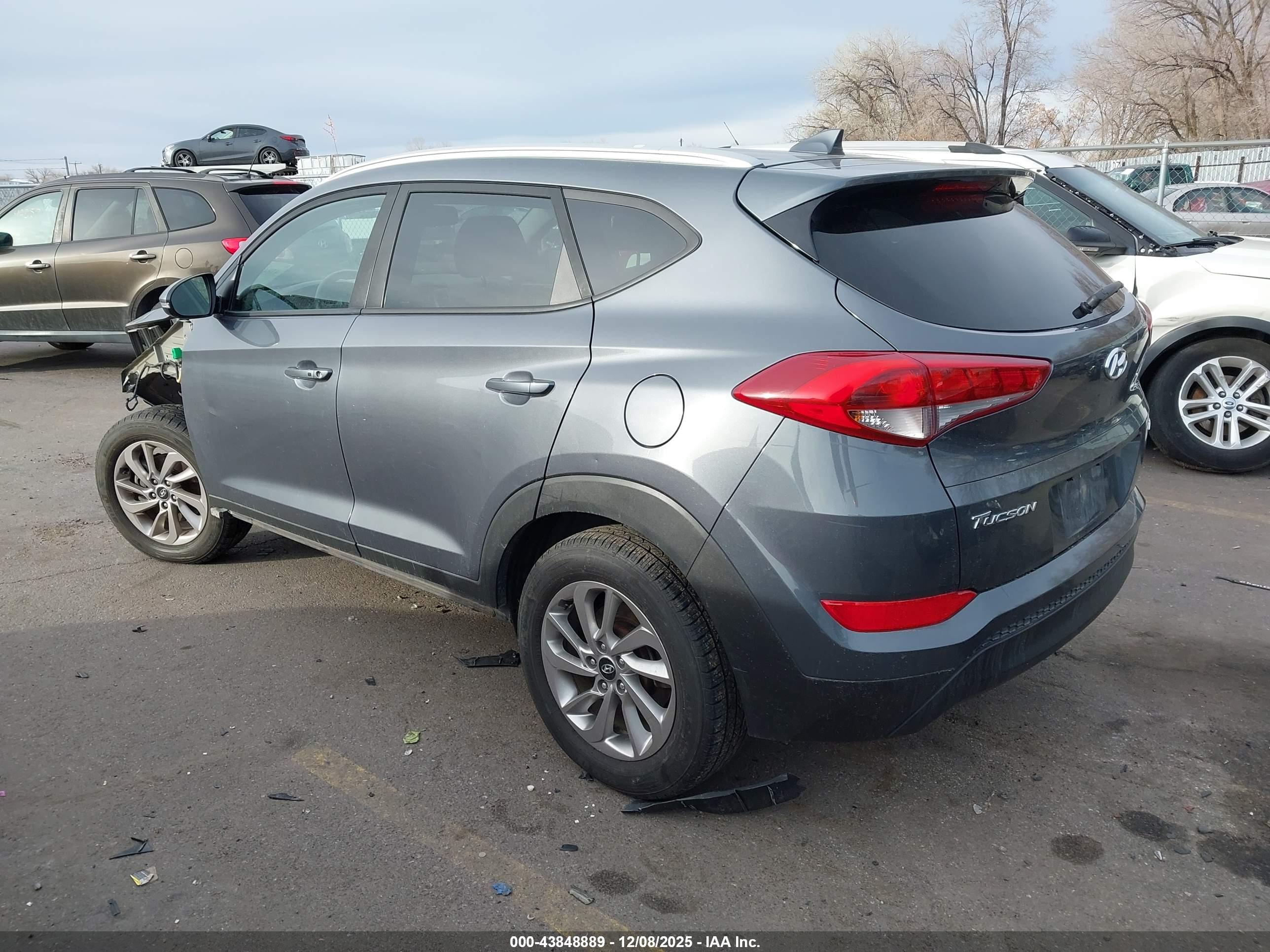 HYUNDAI TUCSON image 3