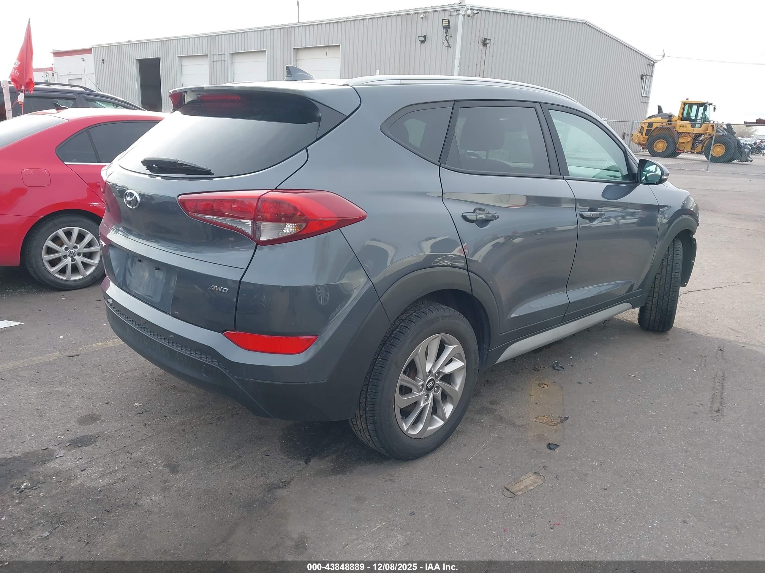 HYUNDAI TUCSON image 4
