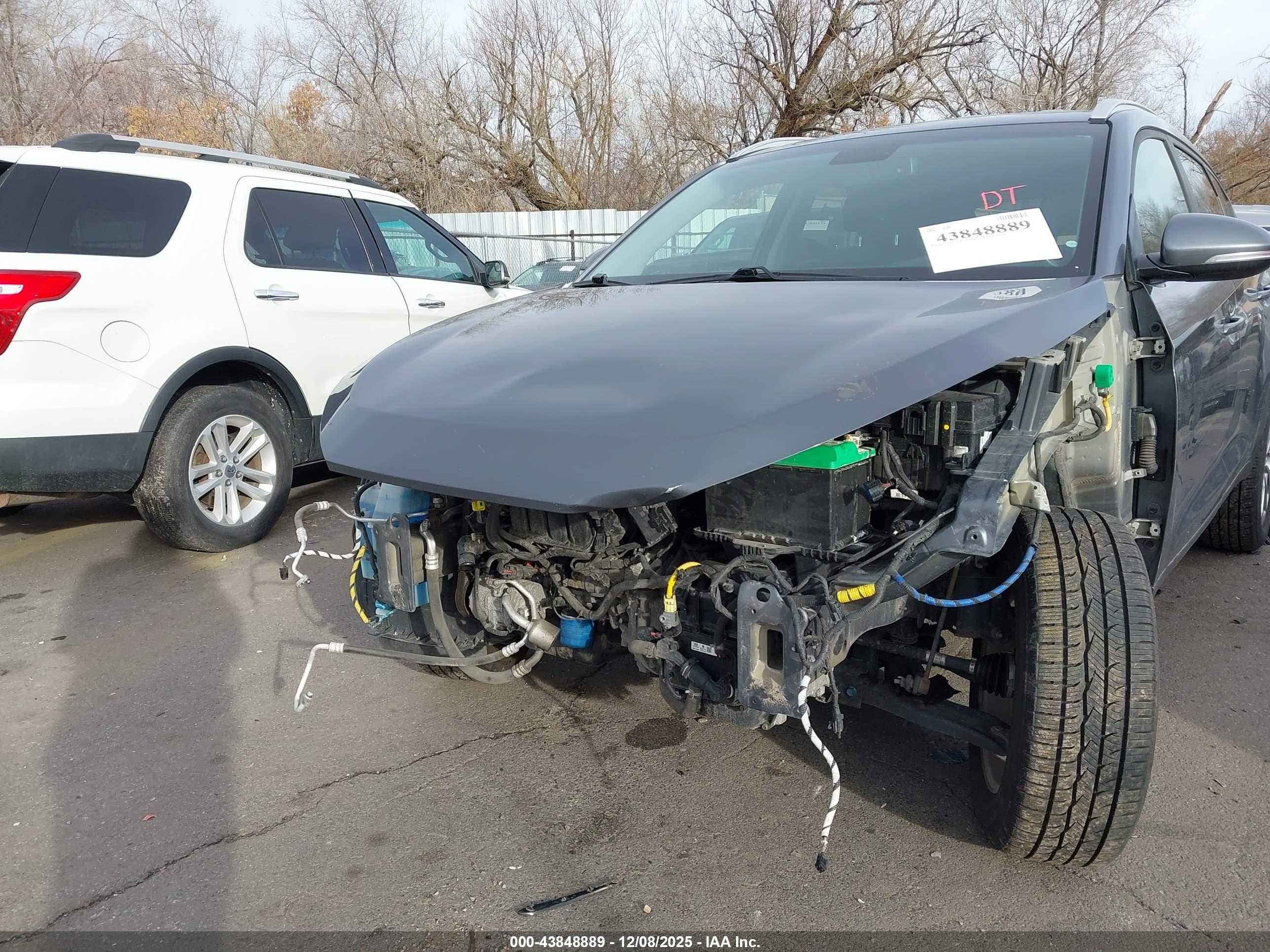 HYUNDAI TUCSON image 6