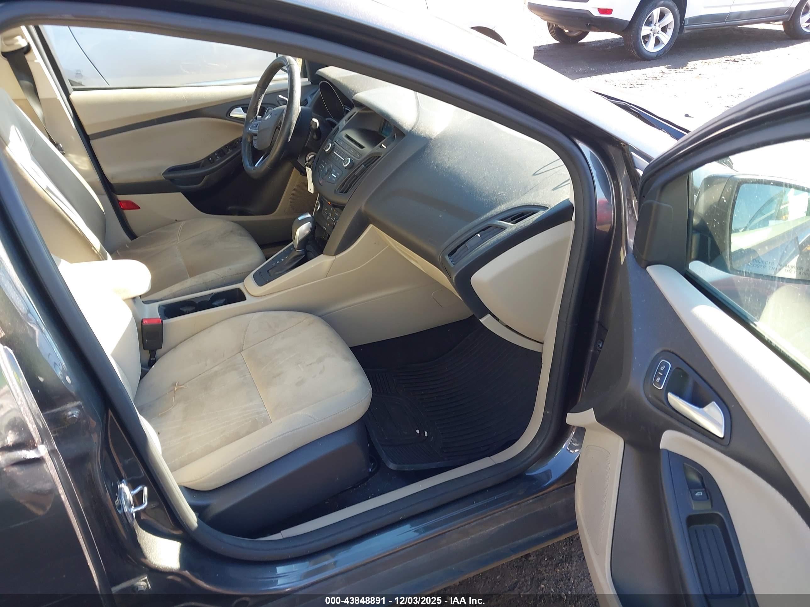 FORD FOCUS image 5