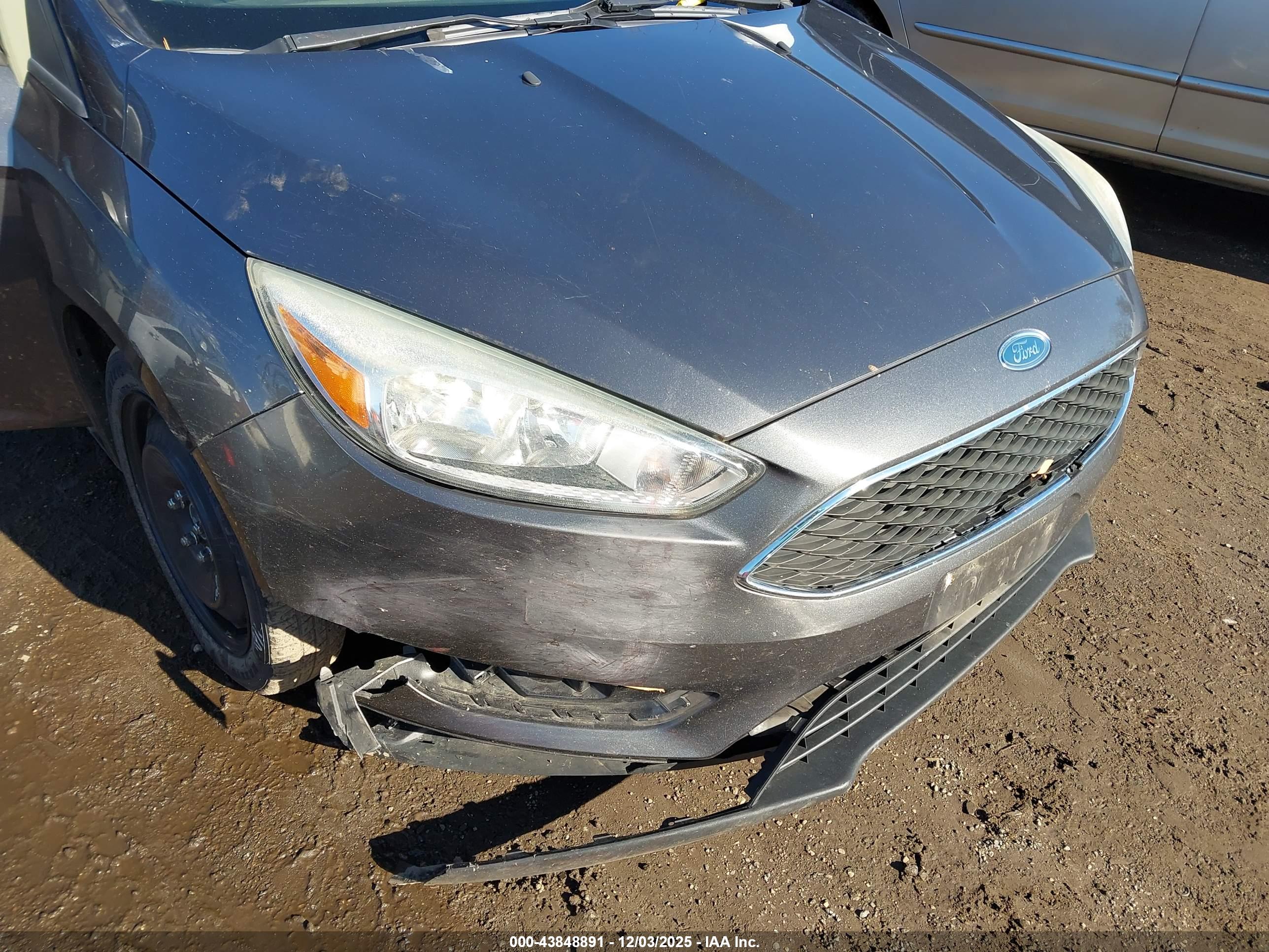FORD FOCUS image 6