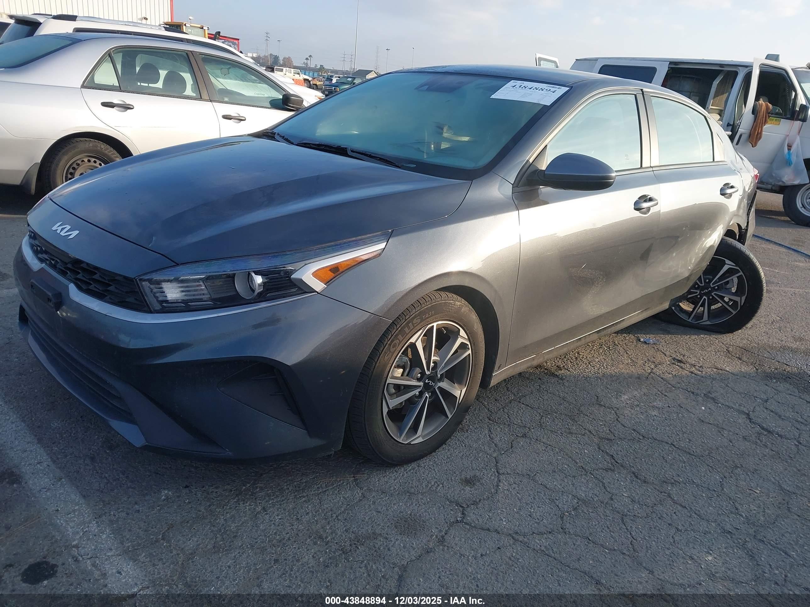 KIA FORTE image 2