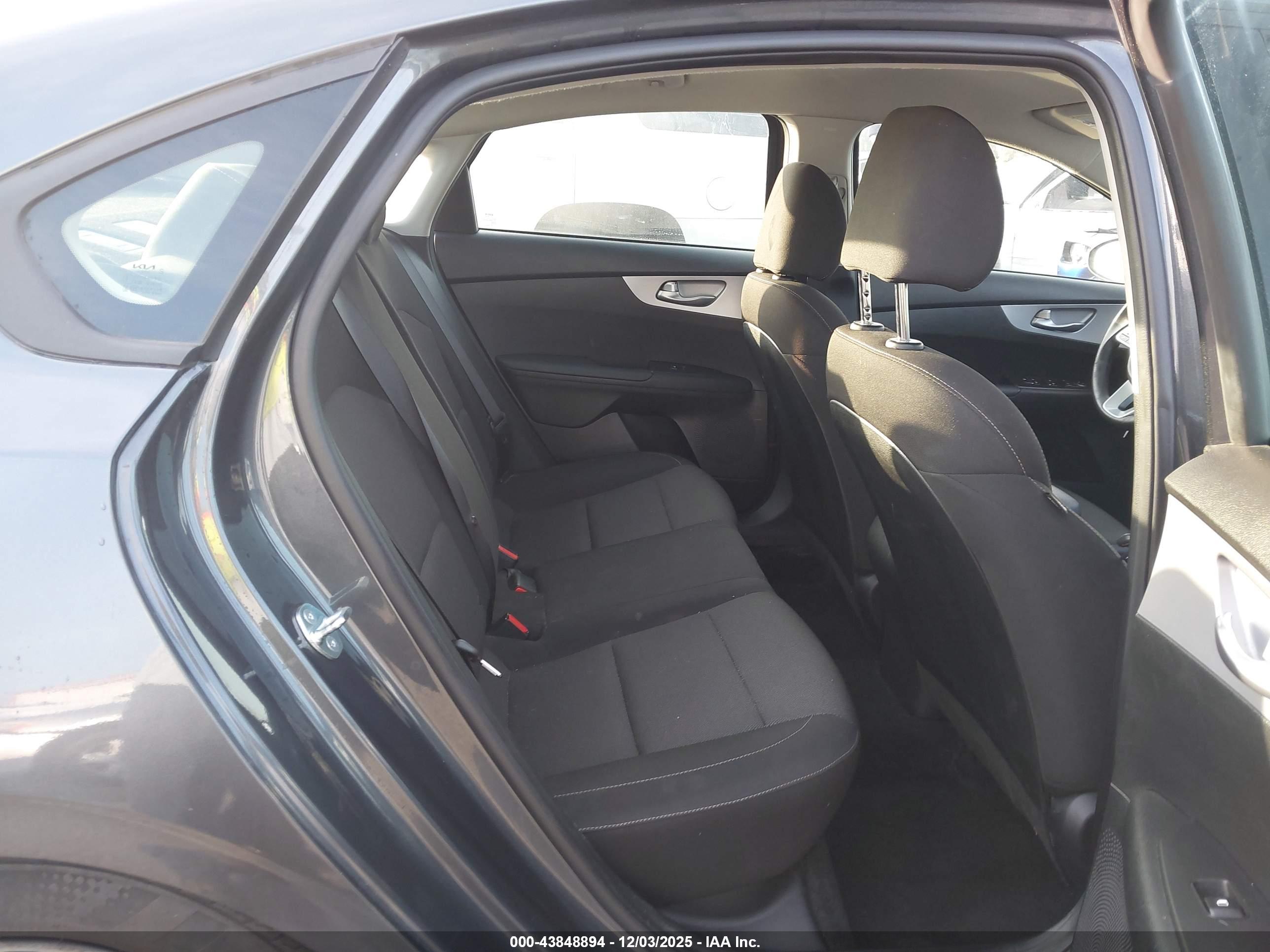 KIA FORTE image 8
