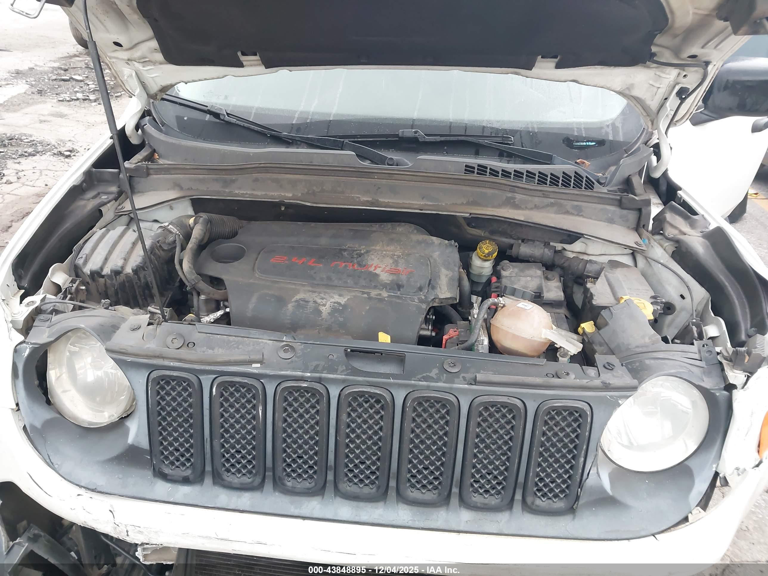 JEEP RENEGADE image 10