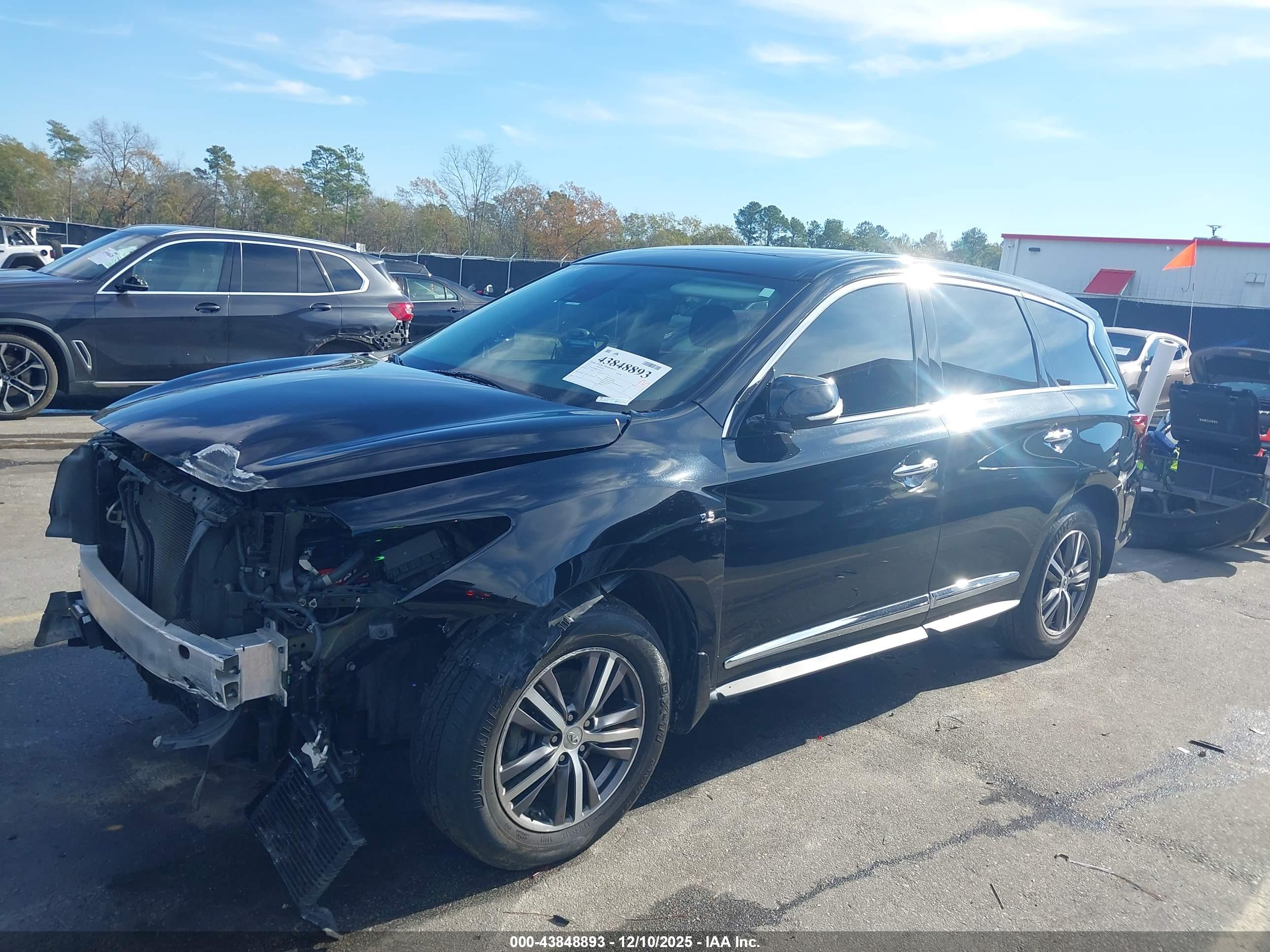 INFINITI QX60 image 2
