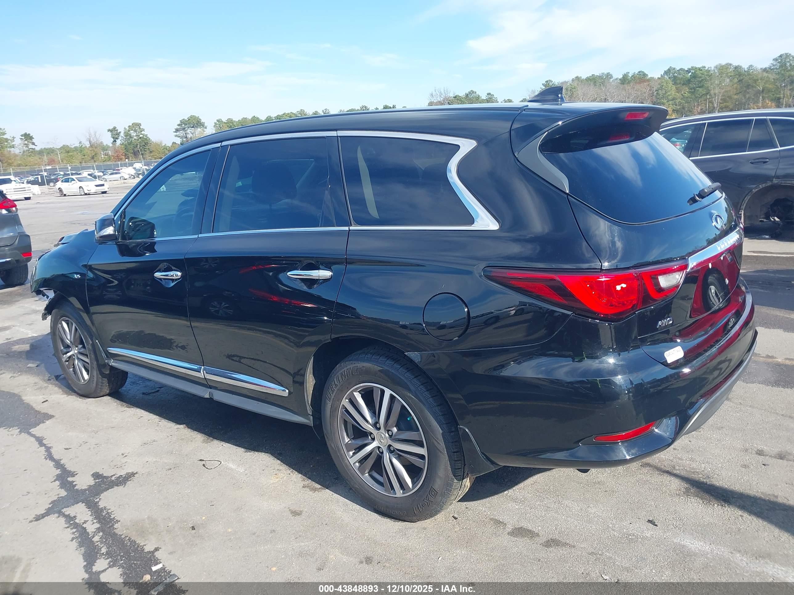 INFINITI QX60 image 3
