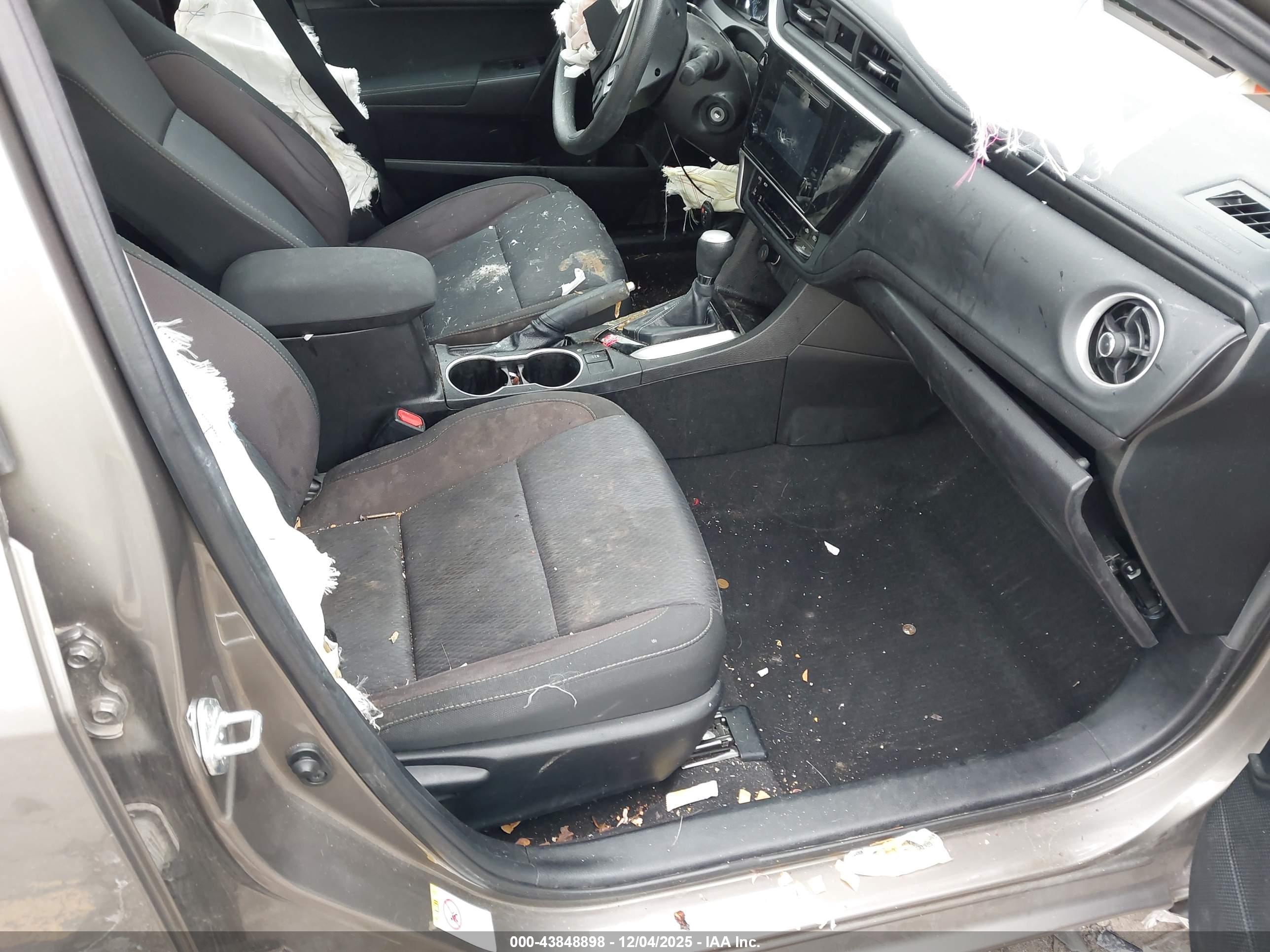 TOYOTA COROLLA image 5