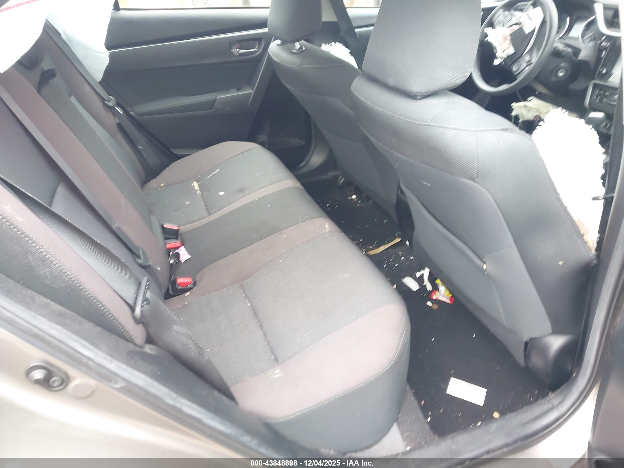 TOYOTA COROLLA image 8