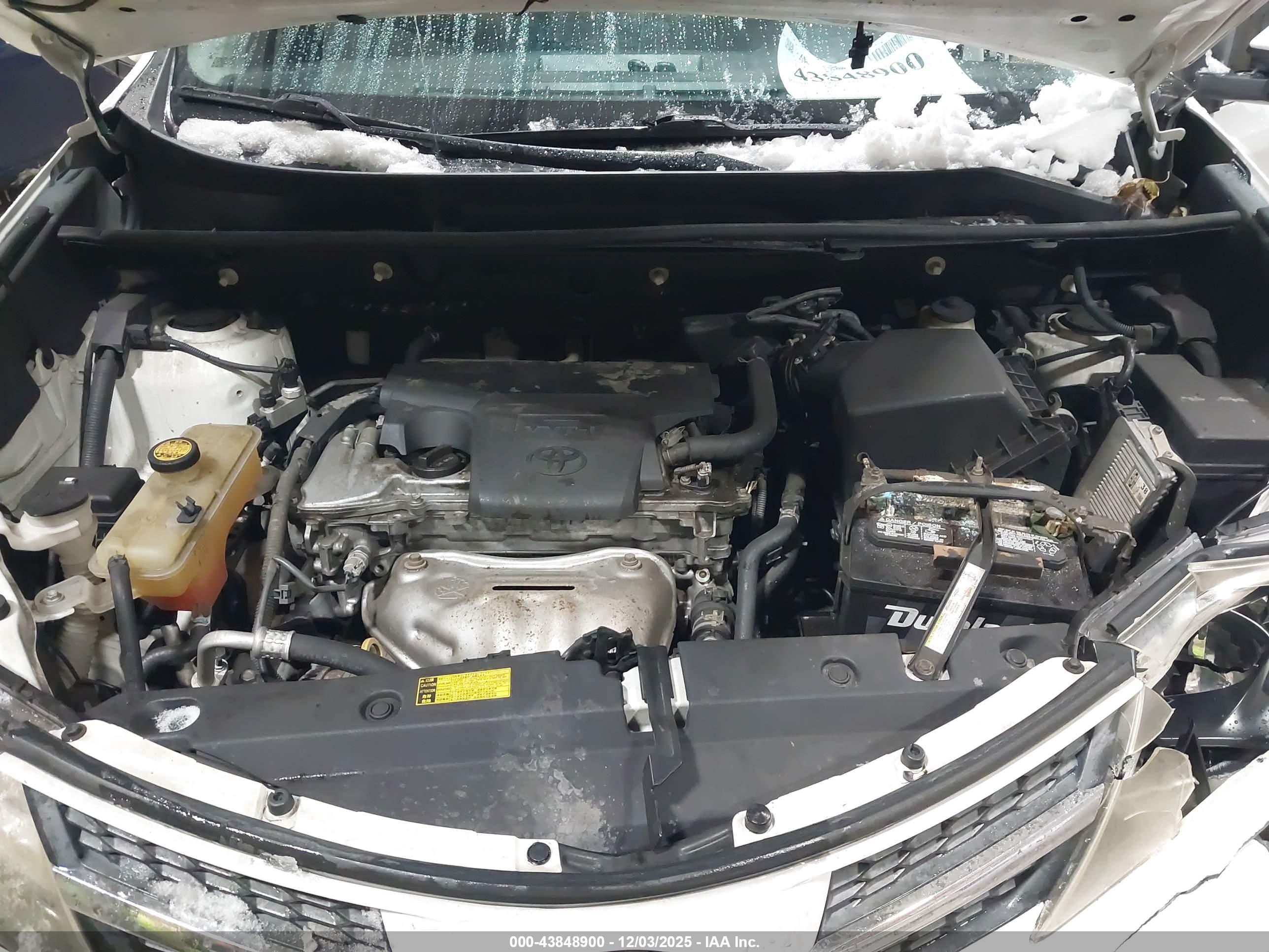 TOYOTA RAV4 image 10