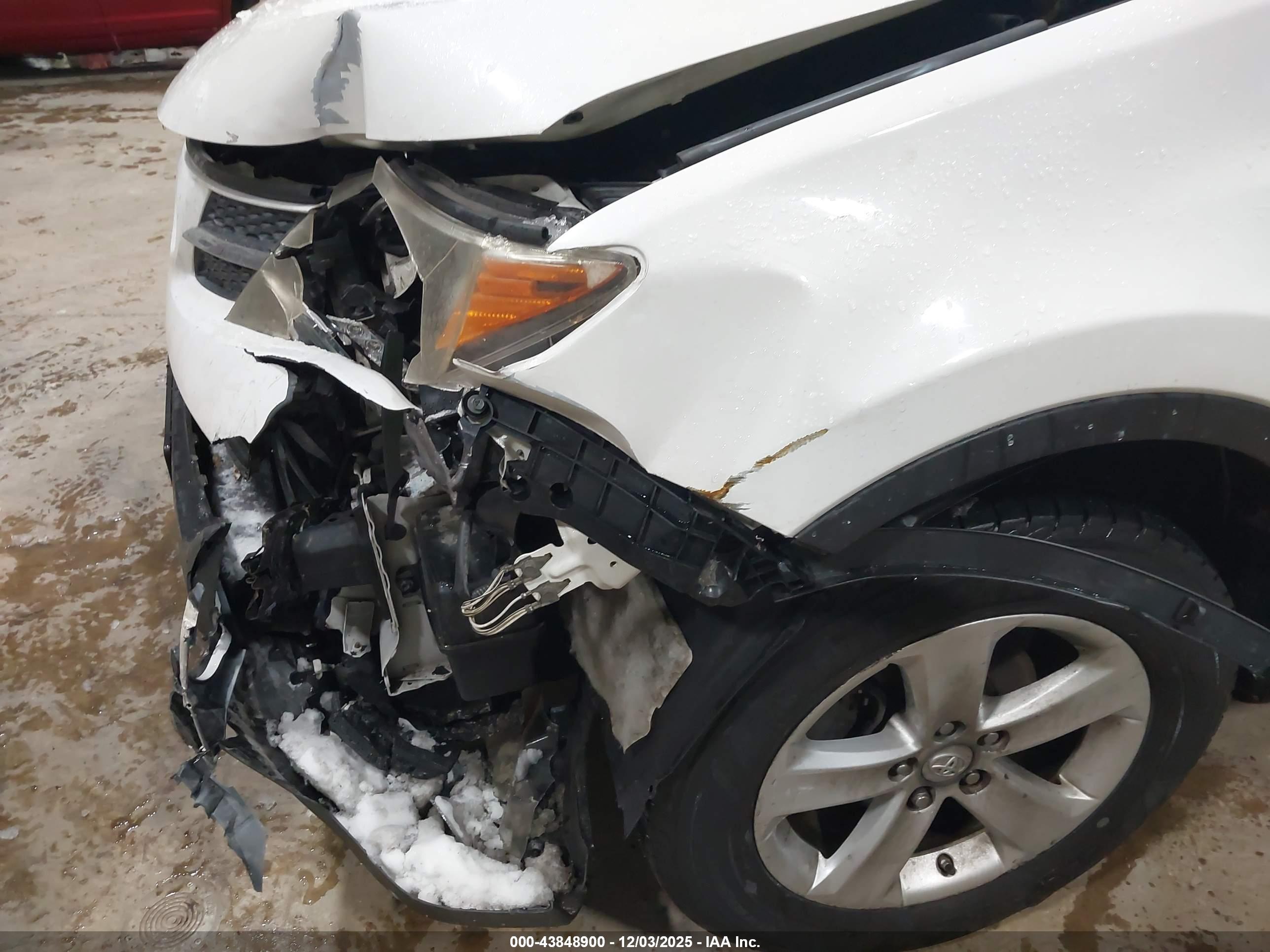 TOYOTA RAV4 image 6