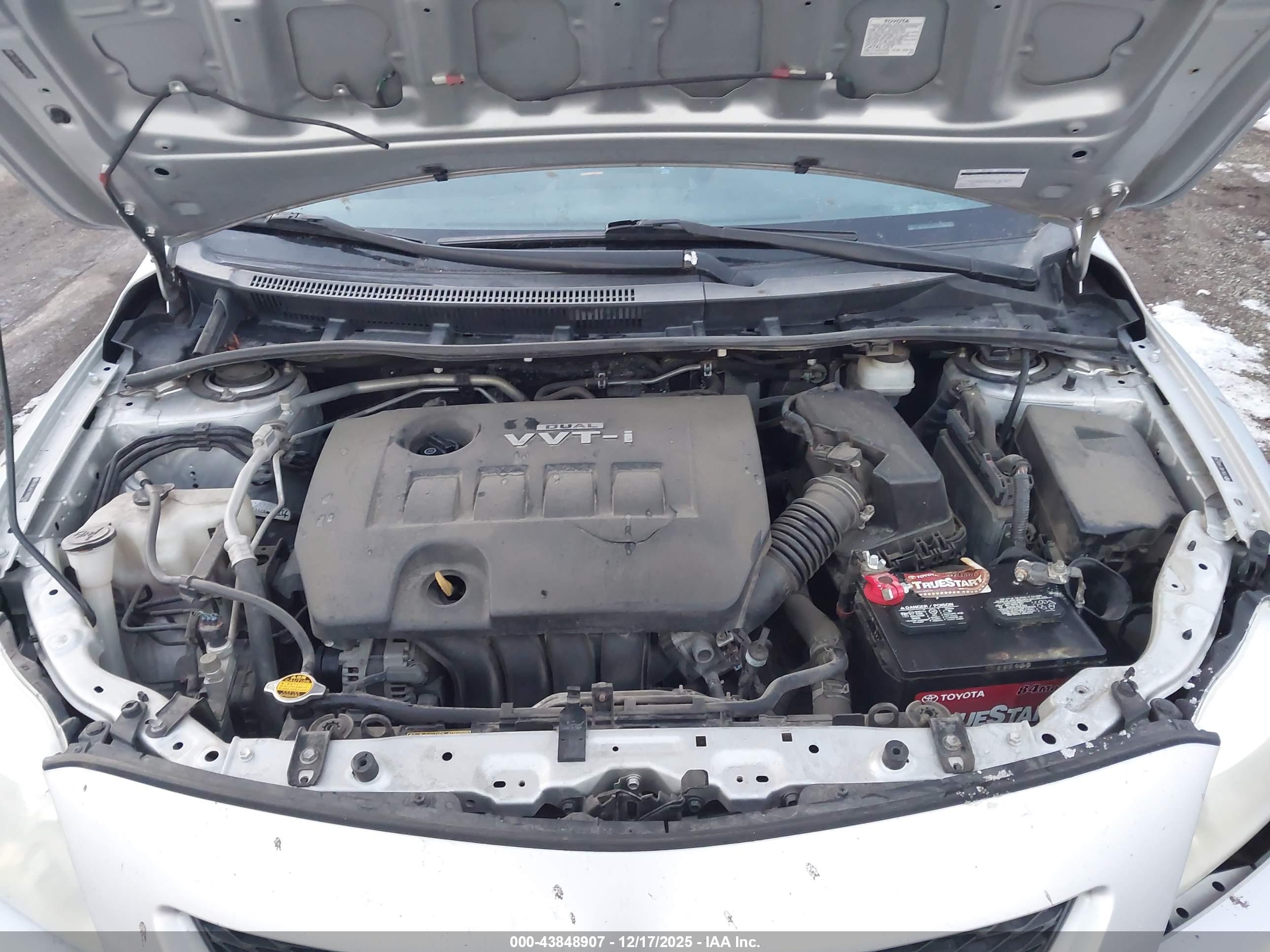 TOYOTA COROLLA image 10