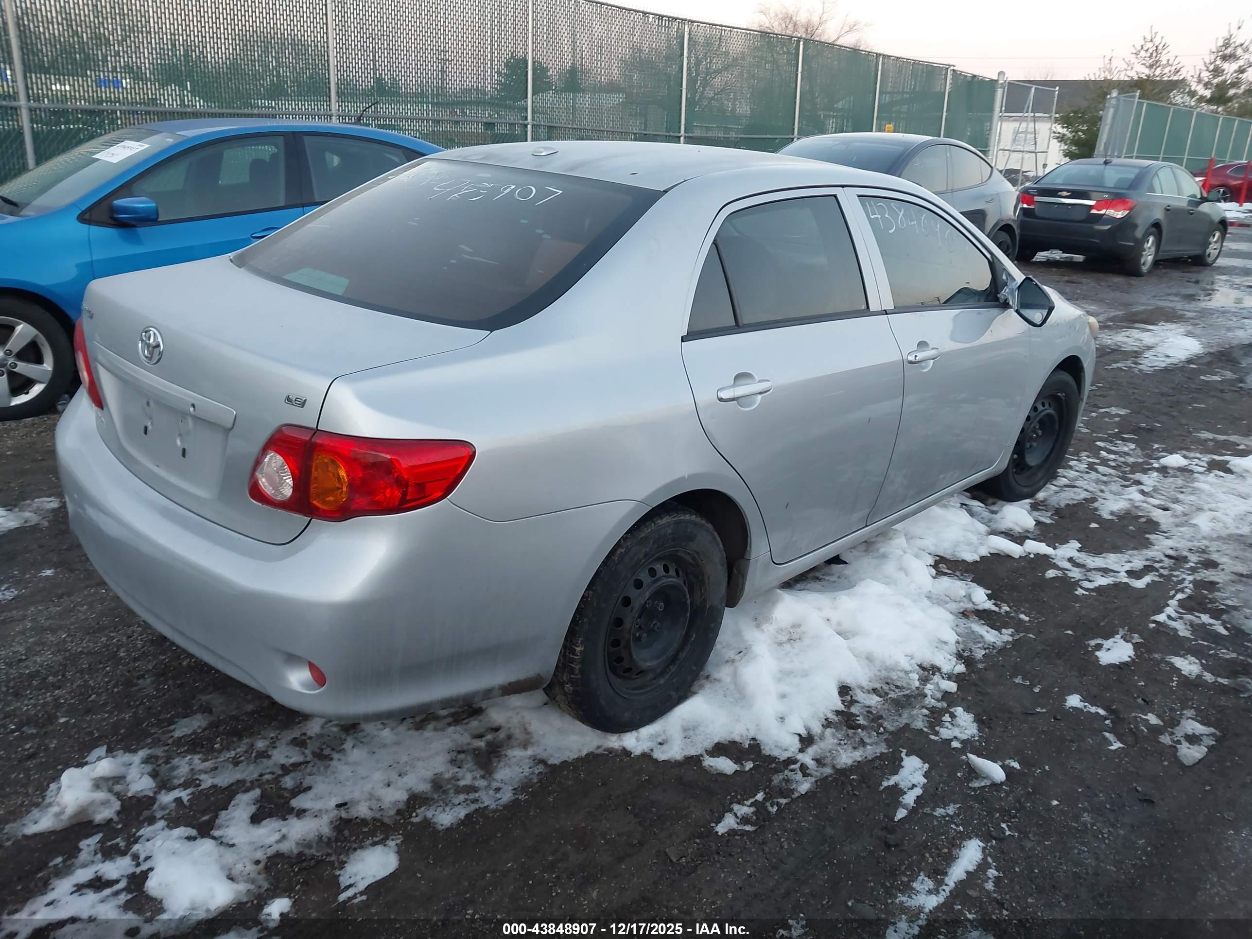 TOYOTA COROLLA image 4
