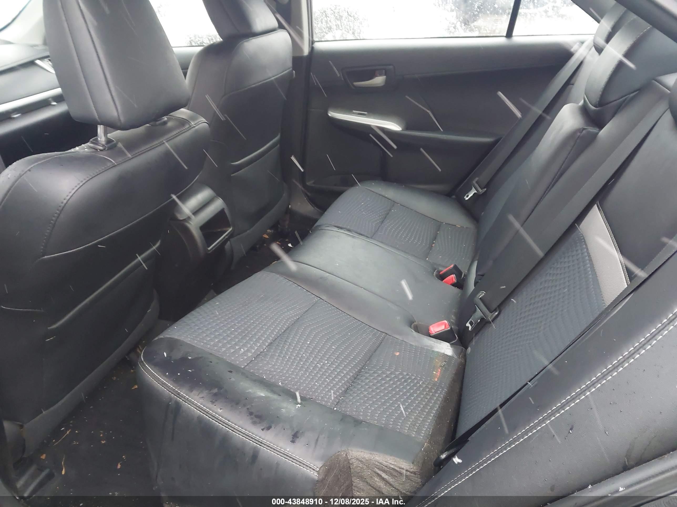 TOYOTA CAMRY image 8