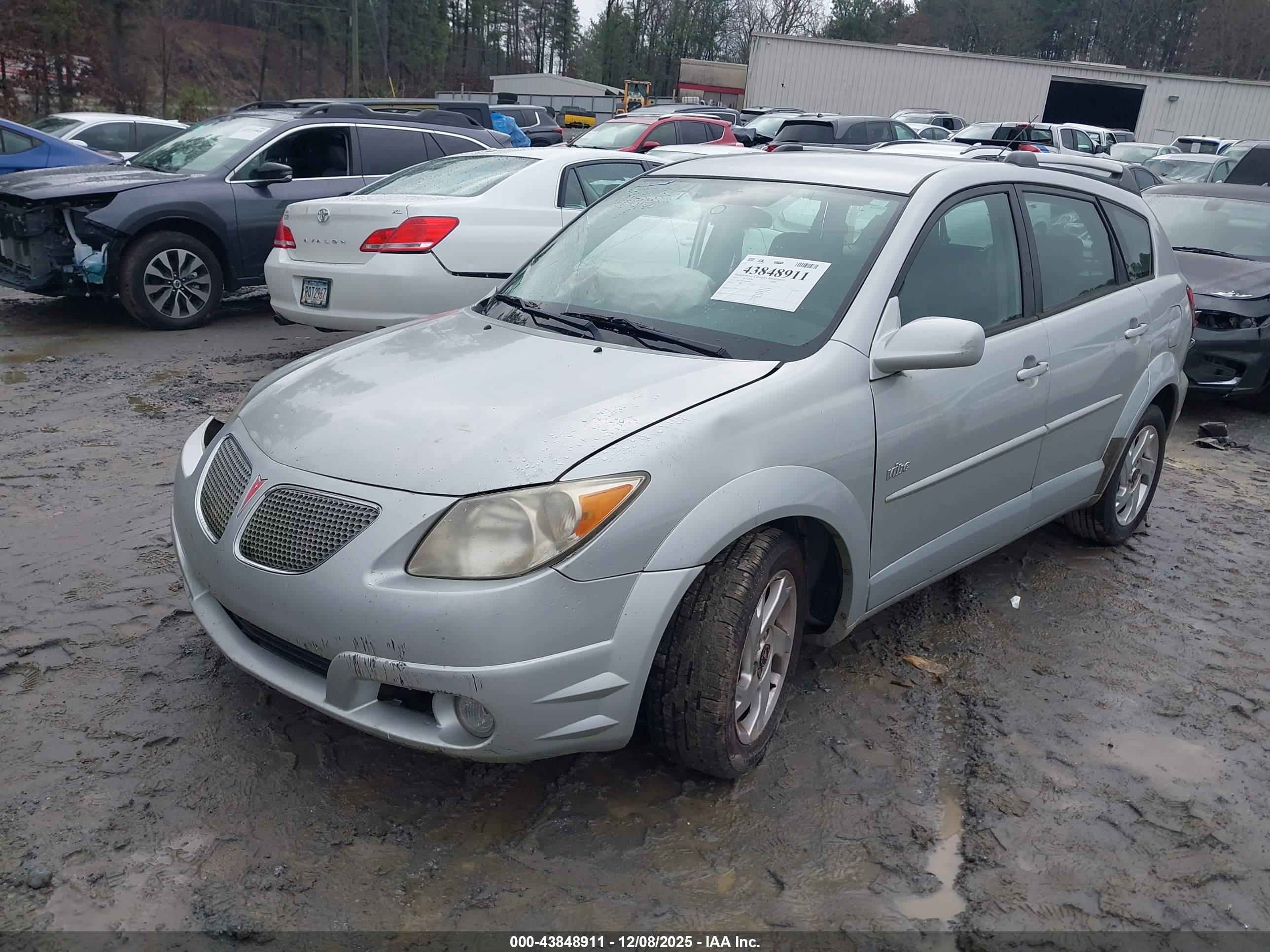 PONTIAC VIBE image 2