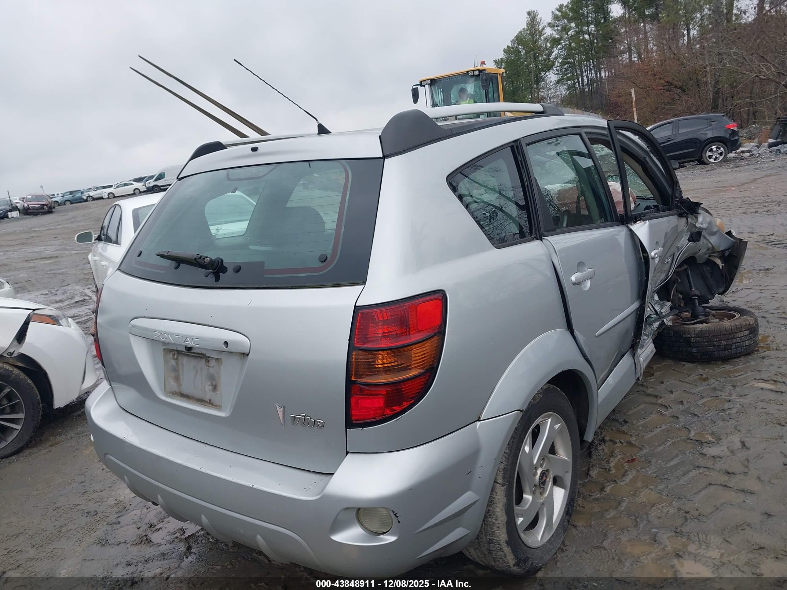 PONTIAC VIBE image 4