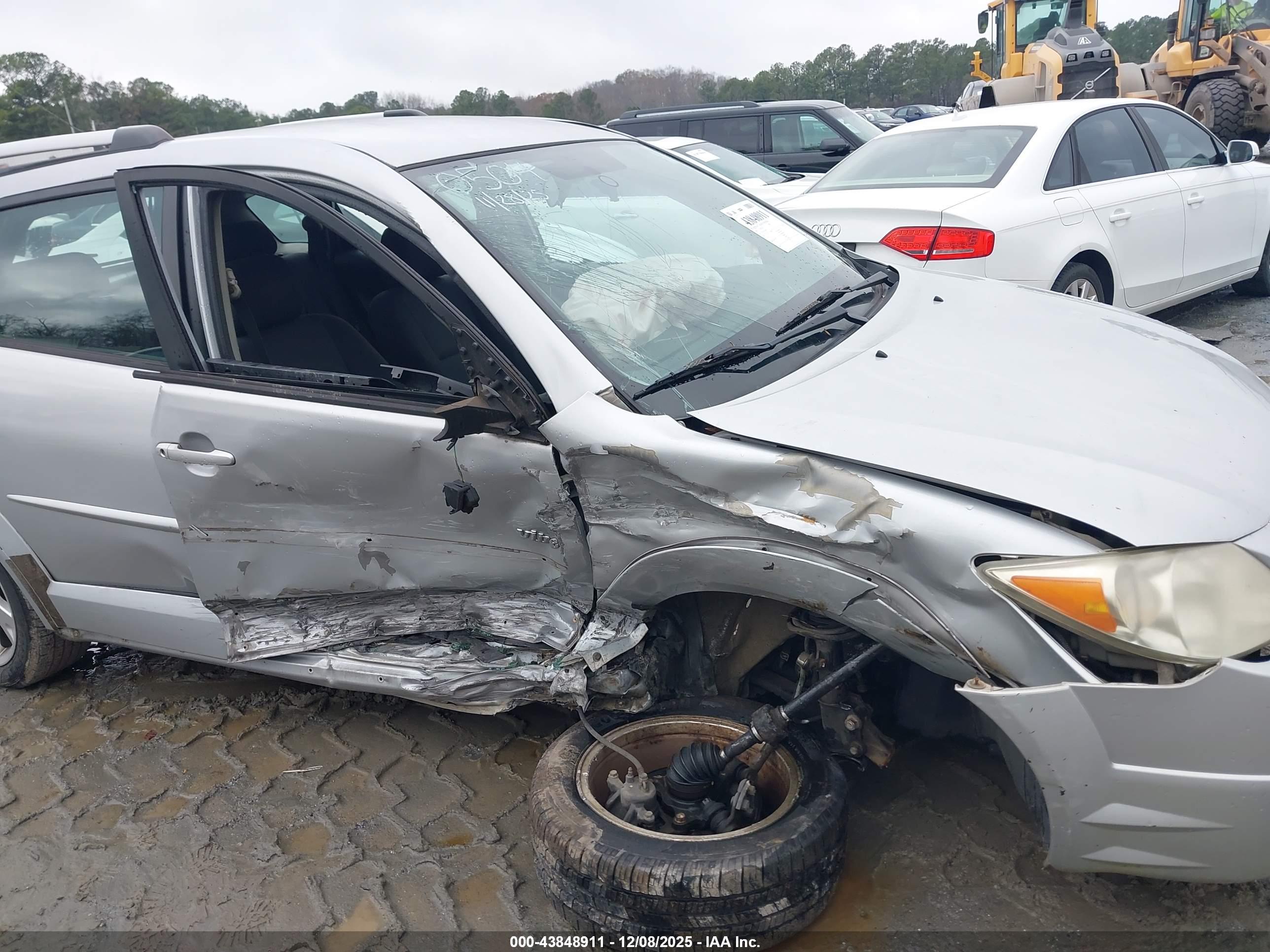 PONTIAC VIBE image 6