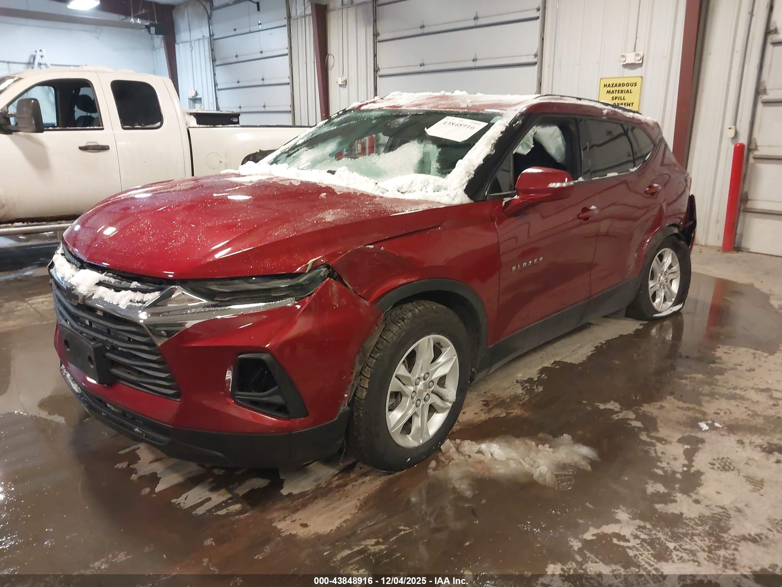 CHEVROLET BLAZER image 2