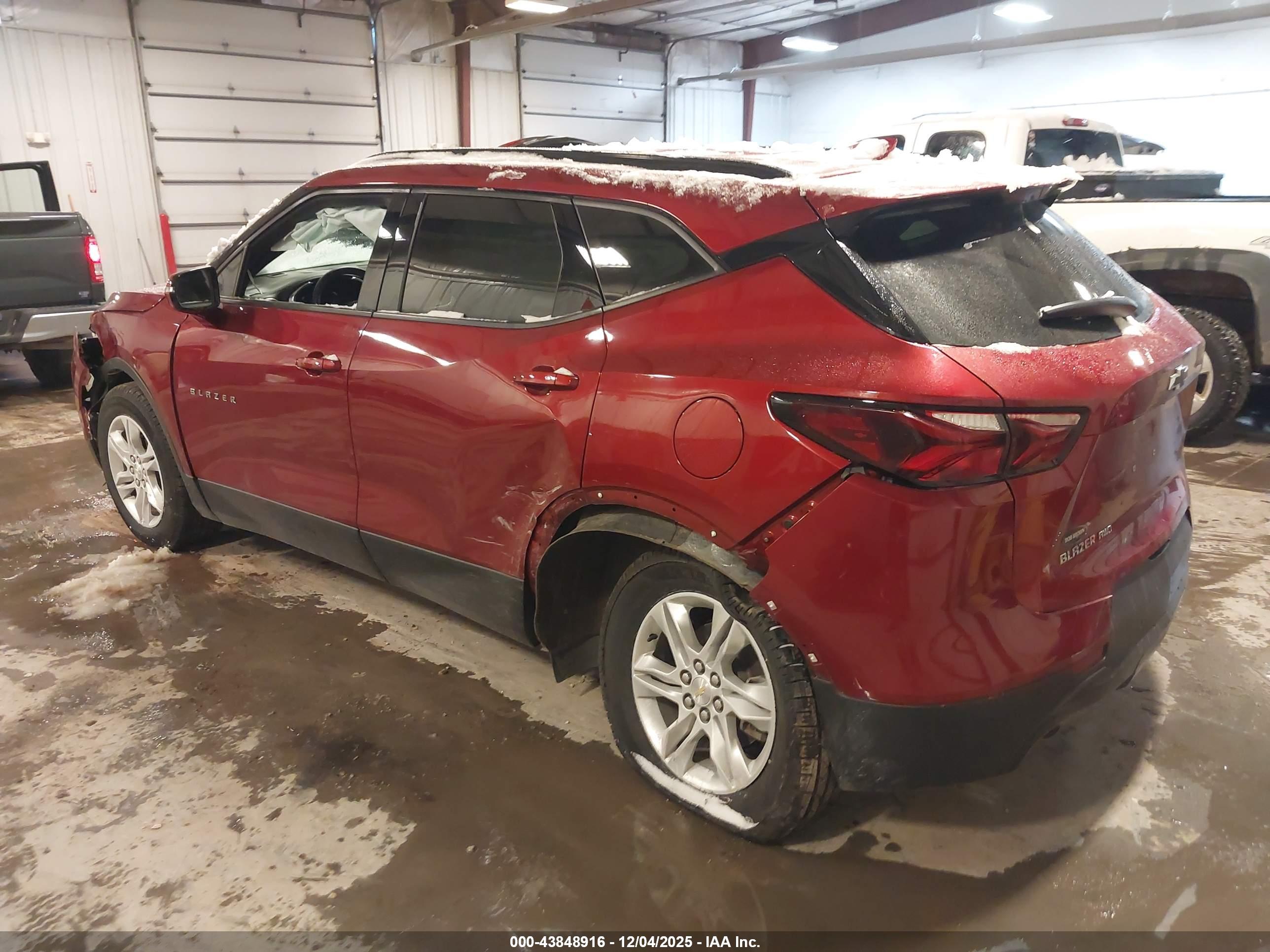 CHEVROLET BLAZER image 3