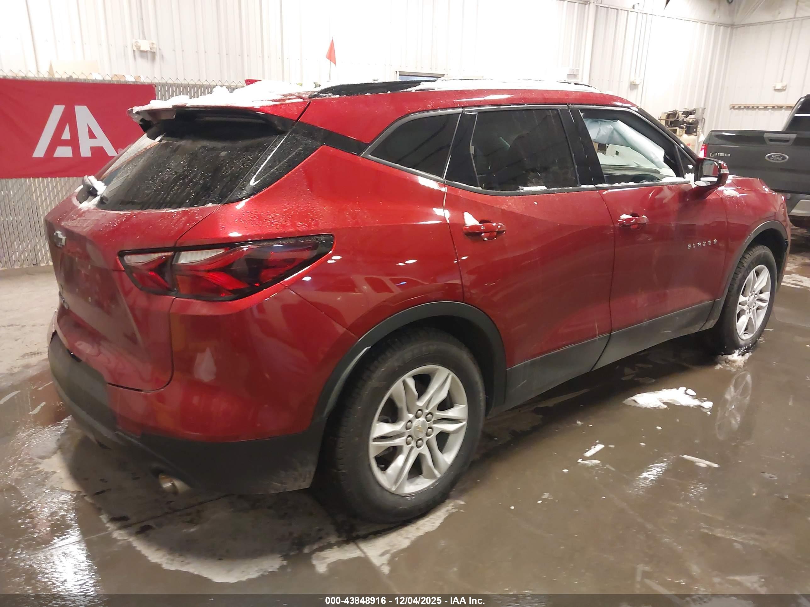 CHEVROLET BLAZER image 4