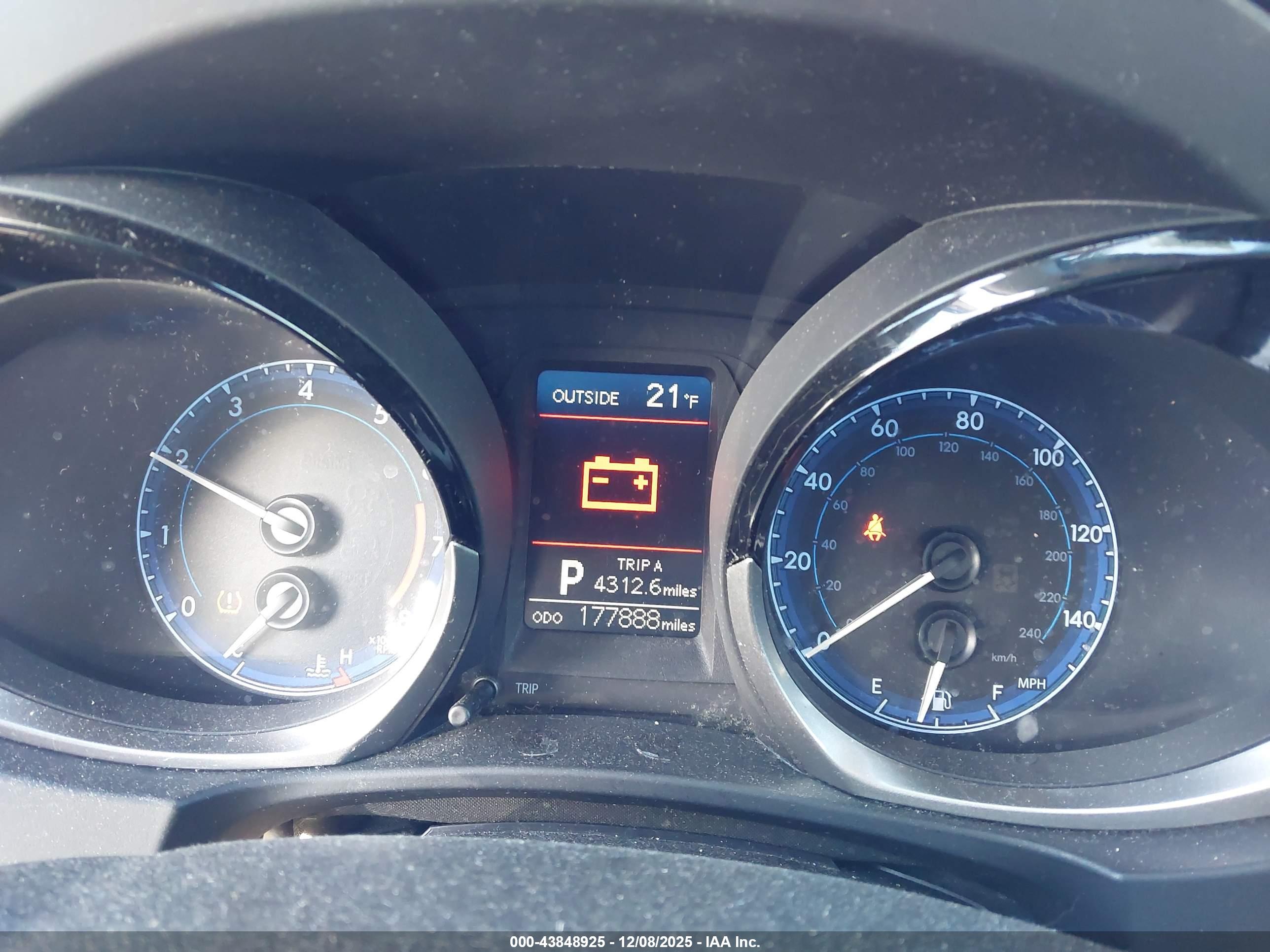 TOYOTA COROLLA image 7