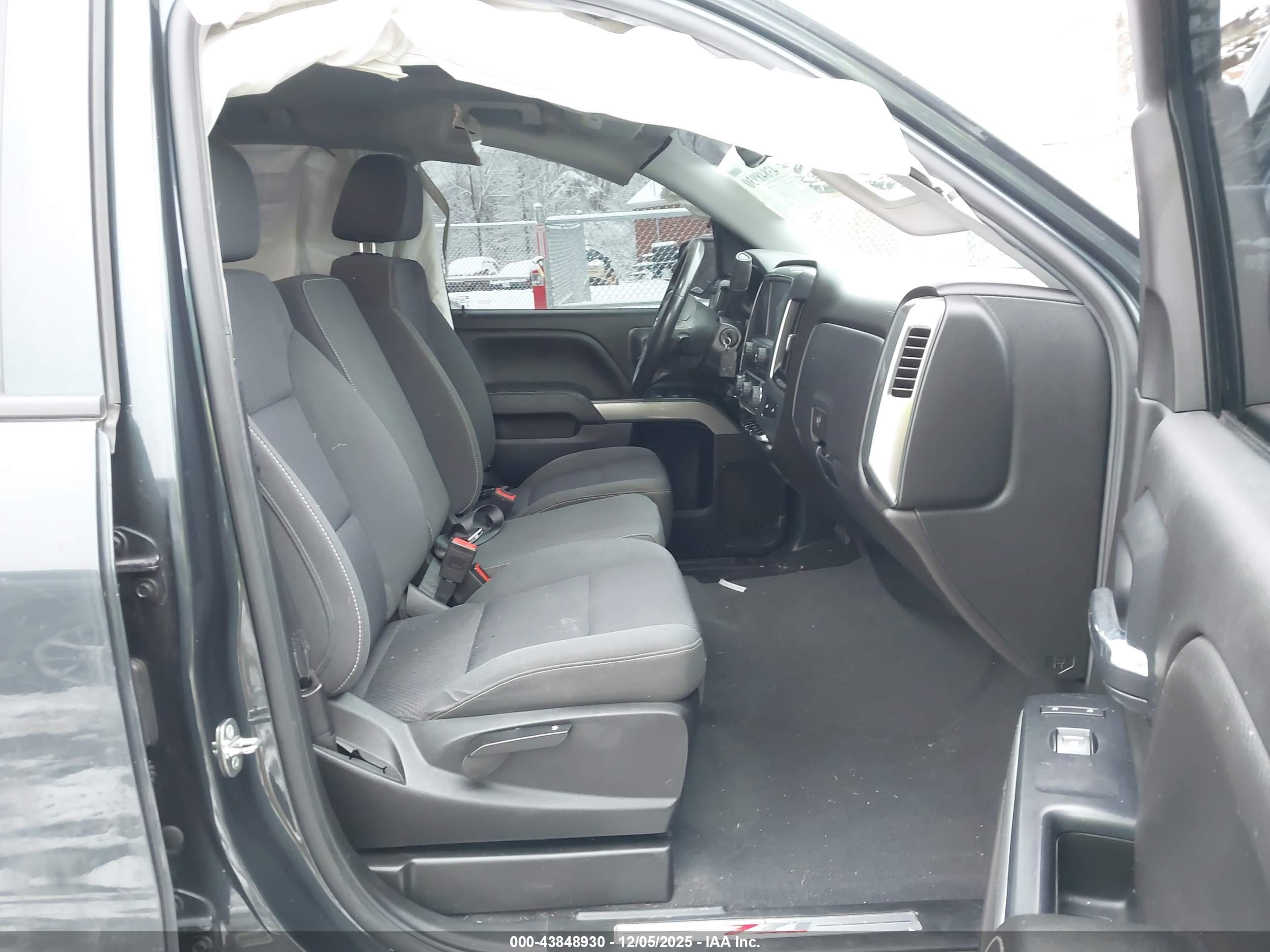 CHEVROLET SILVERADO image 5