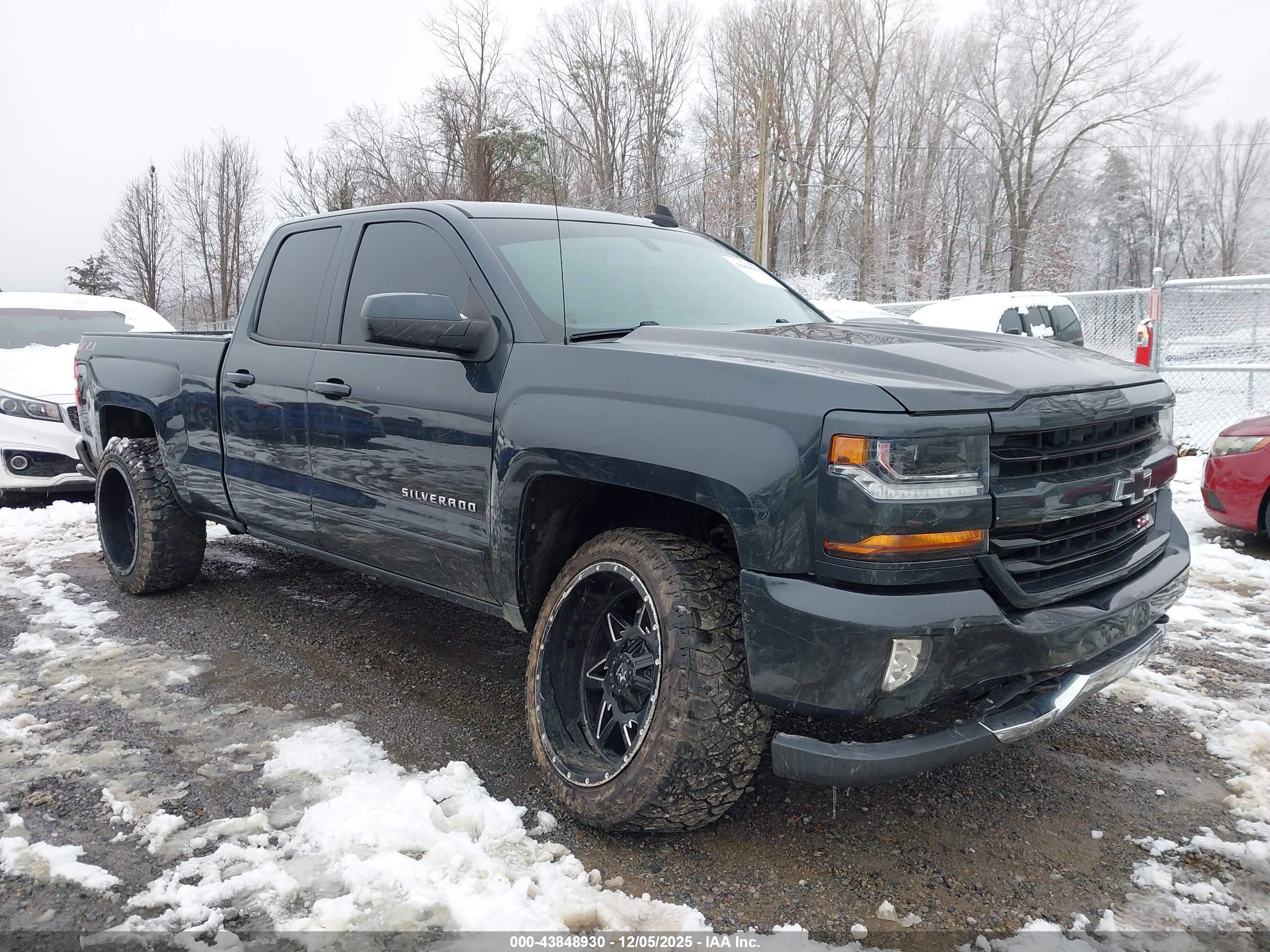 CHEVROLET SILVERADO image 6