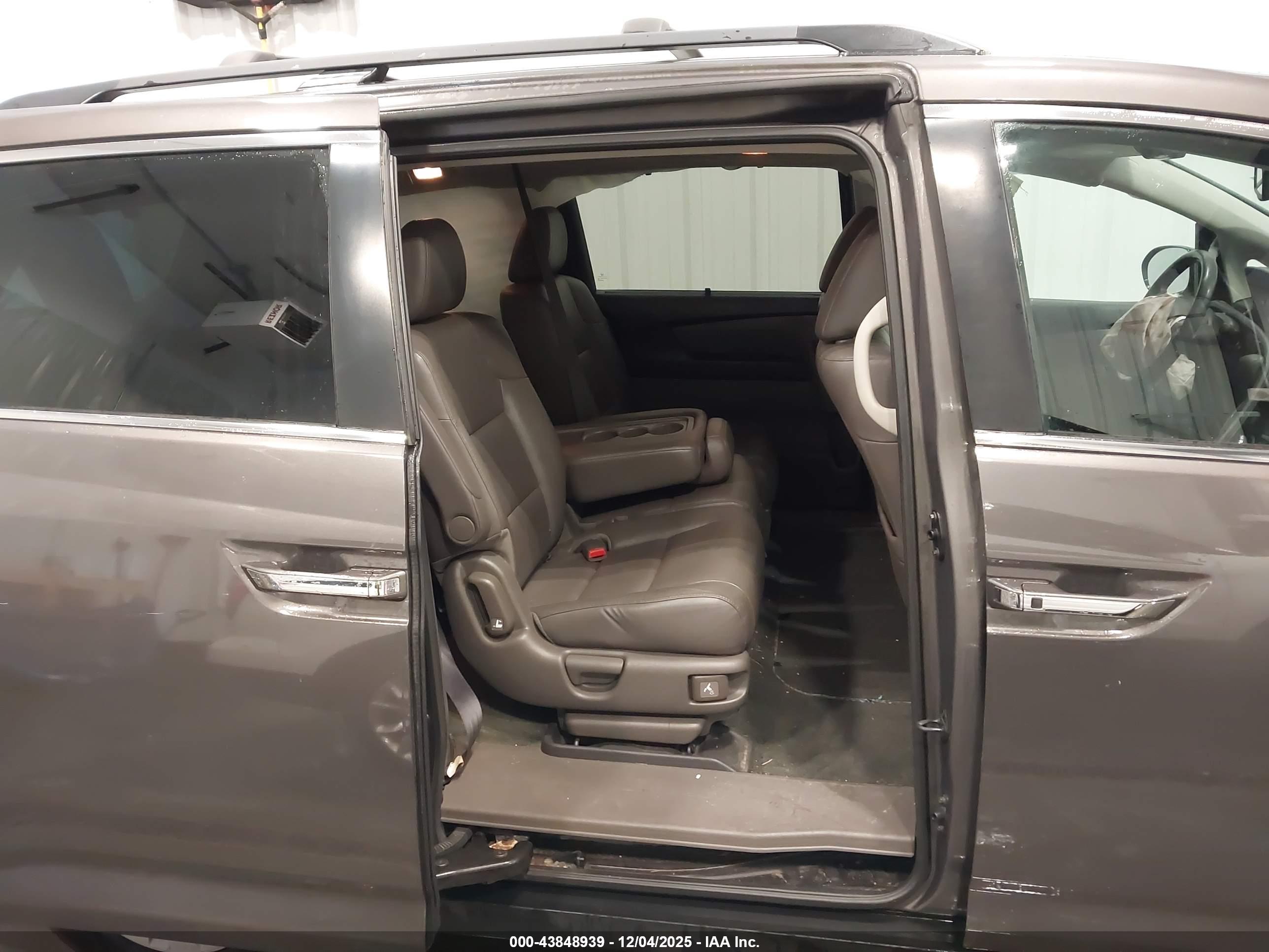 HONDA ODYSSEY image 8