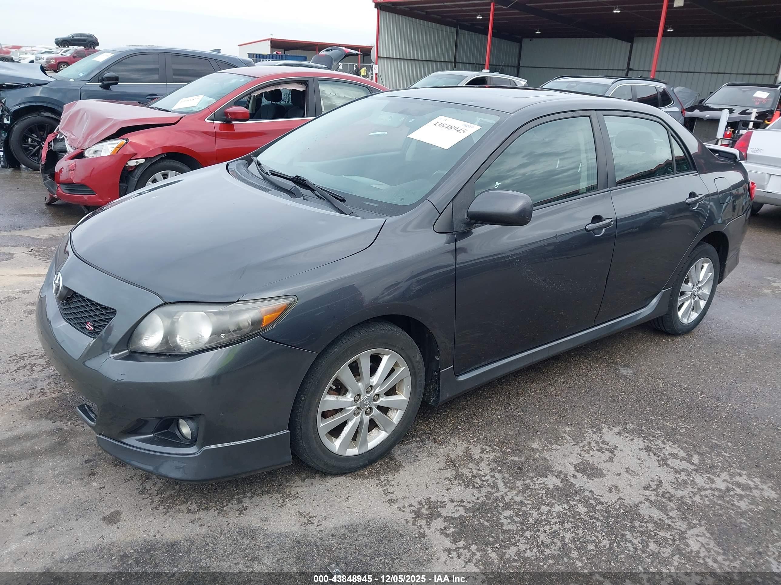 TOYOTA COROLLA image 2