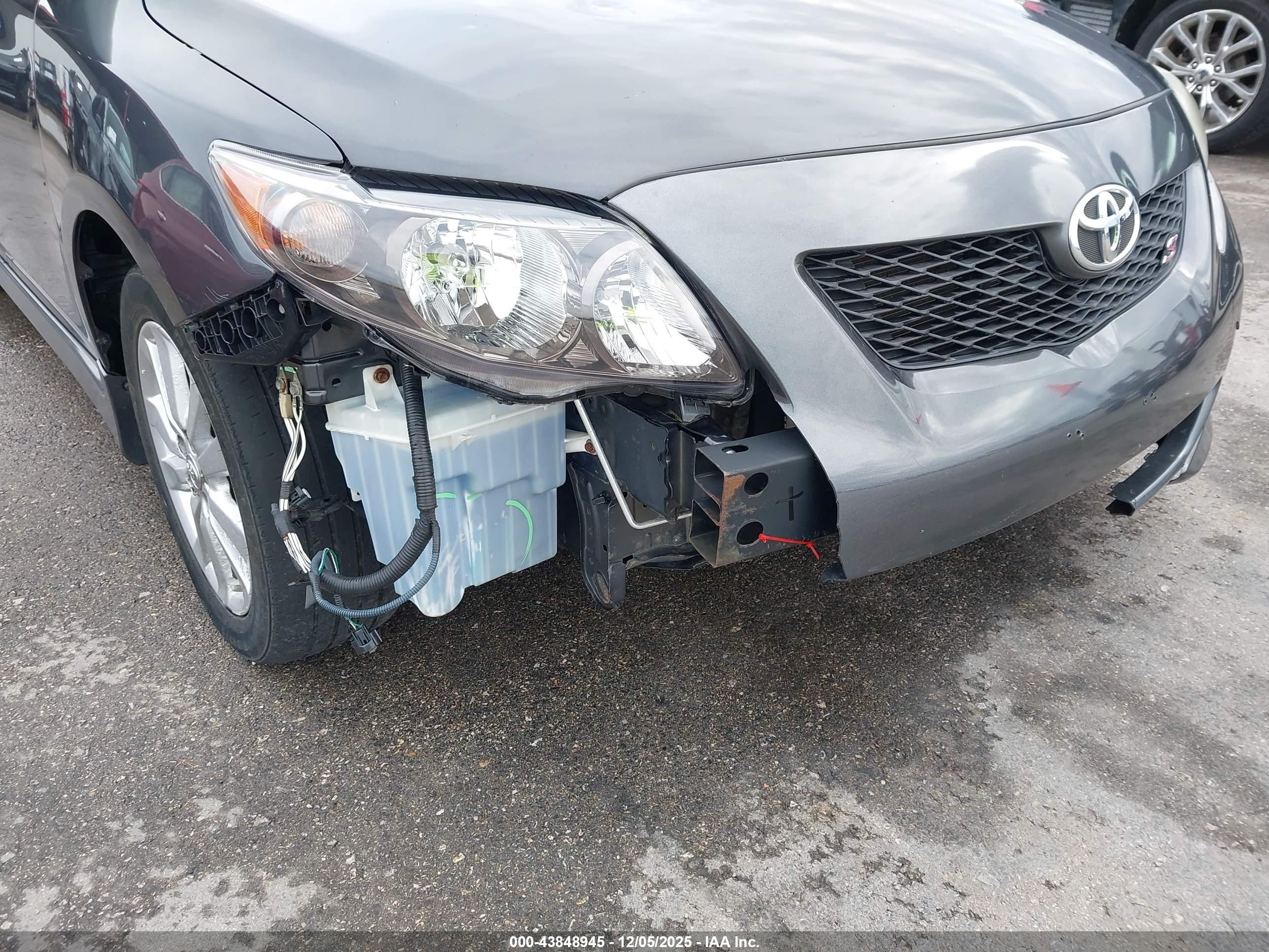 TOYOTA COROLLA image 6