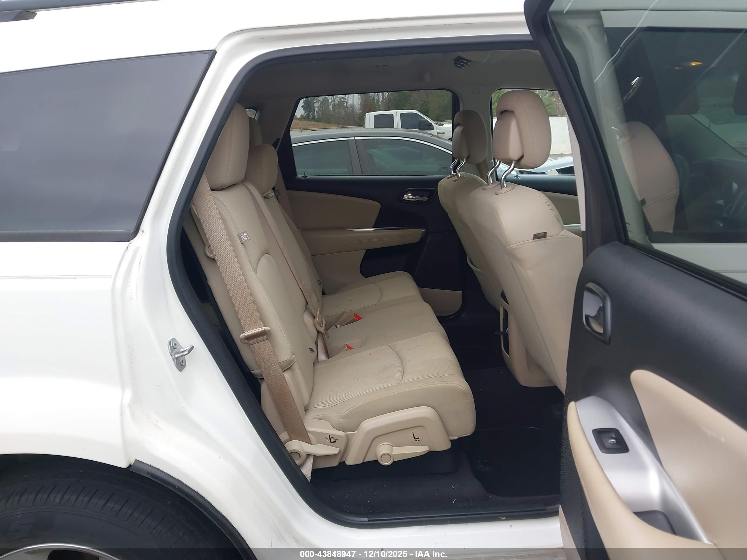 DODGE JOURNEY image 8