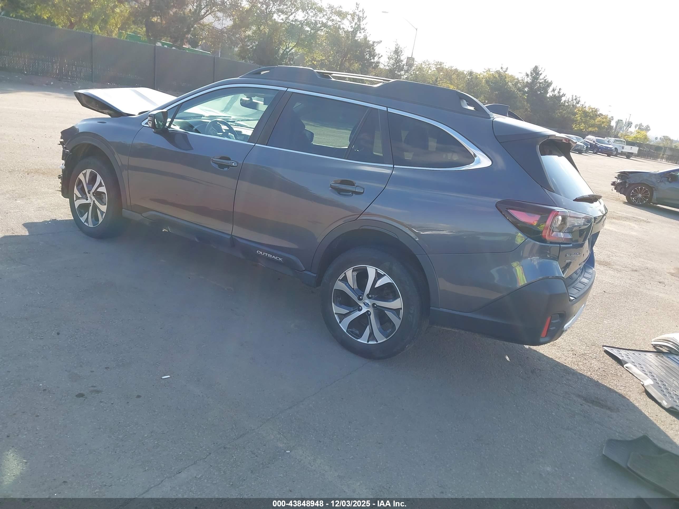 SUBARU OUTBACK image 3