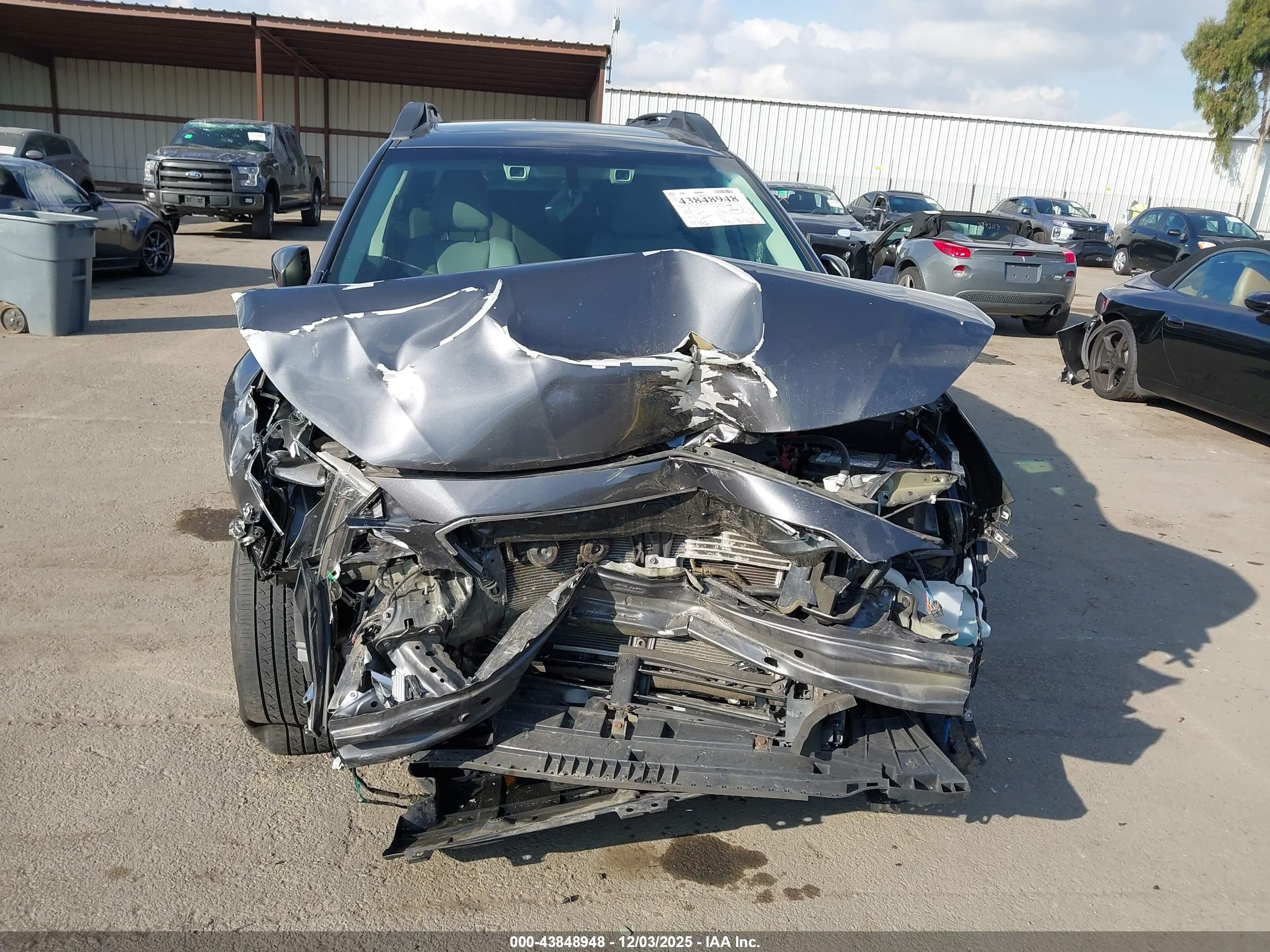 SUBARU OUTBACK image 6