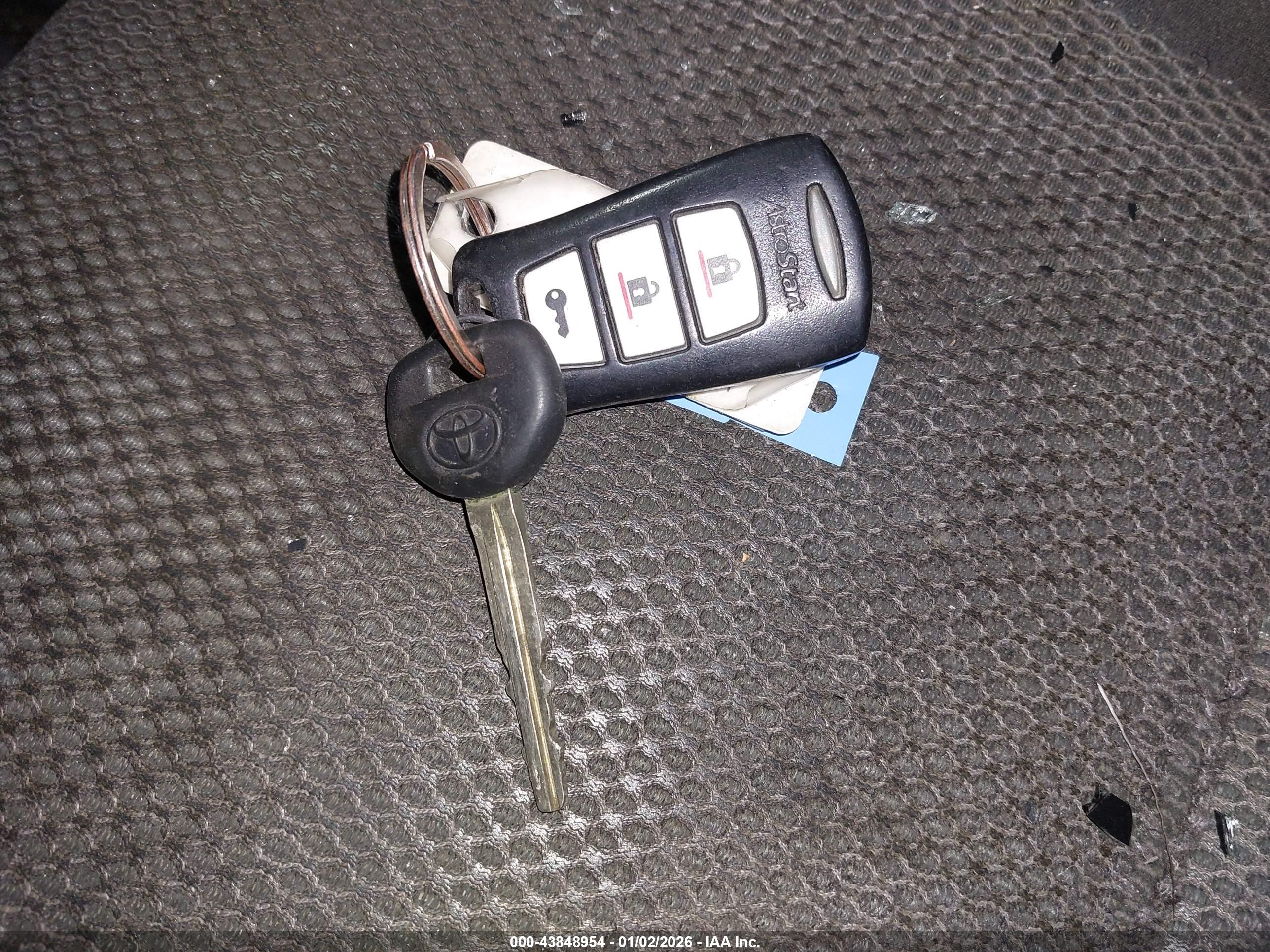 TOYOTA RAV4 image 11
