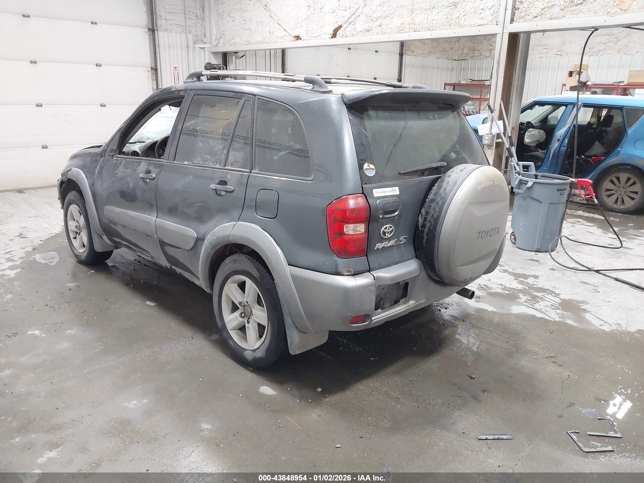 TOYOTA RAV4 image 3