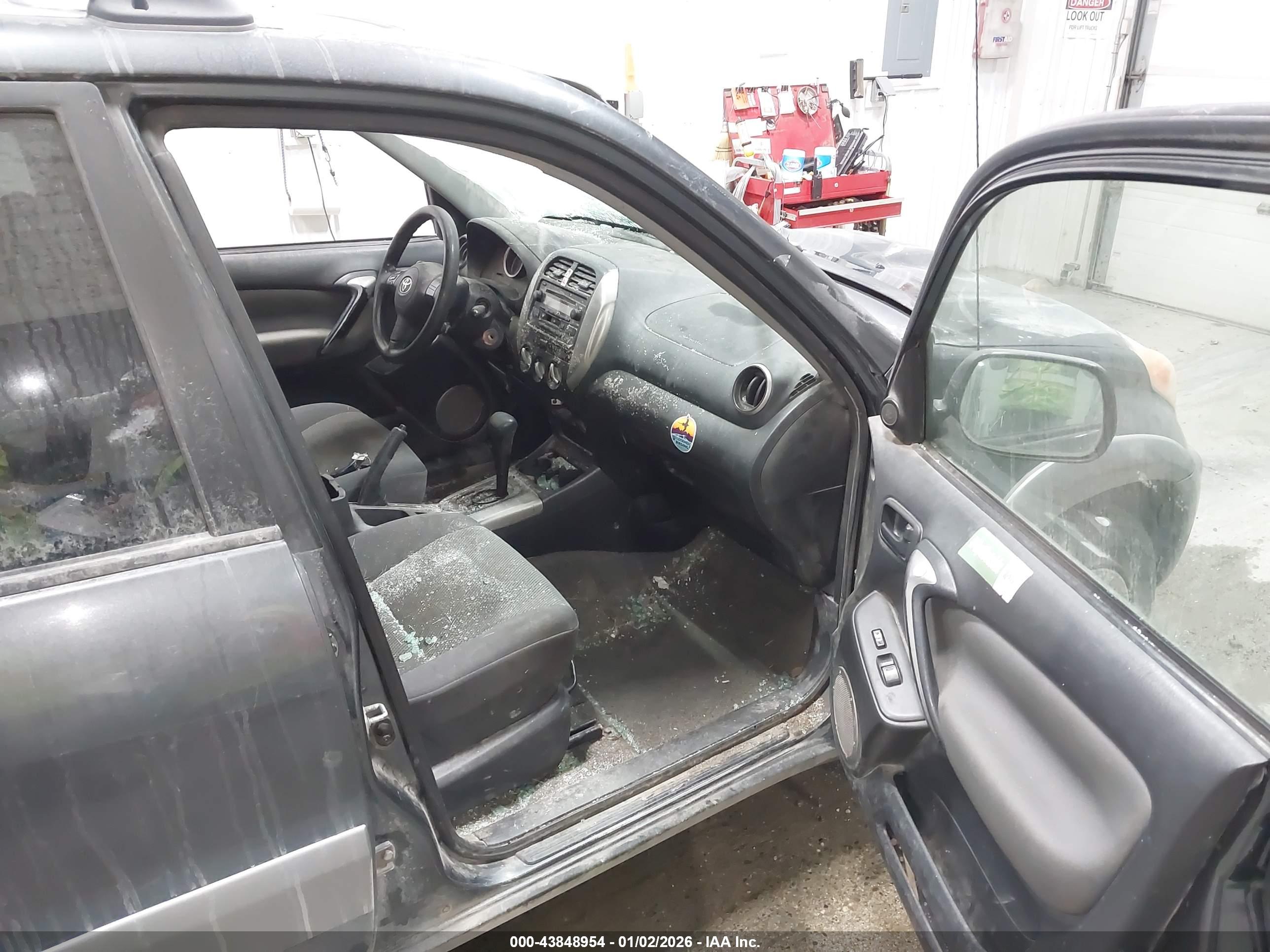 TOYOTA RAV4 image 5
