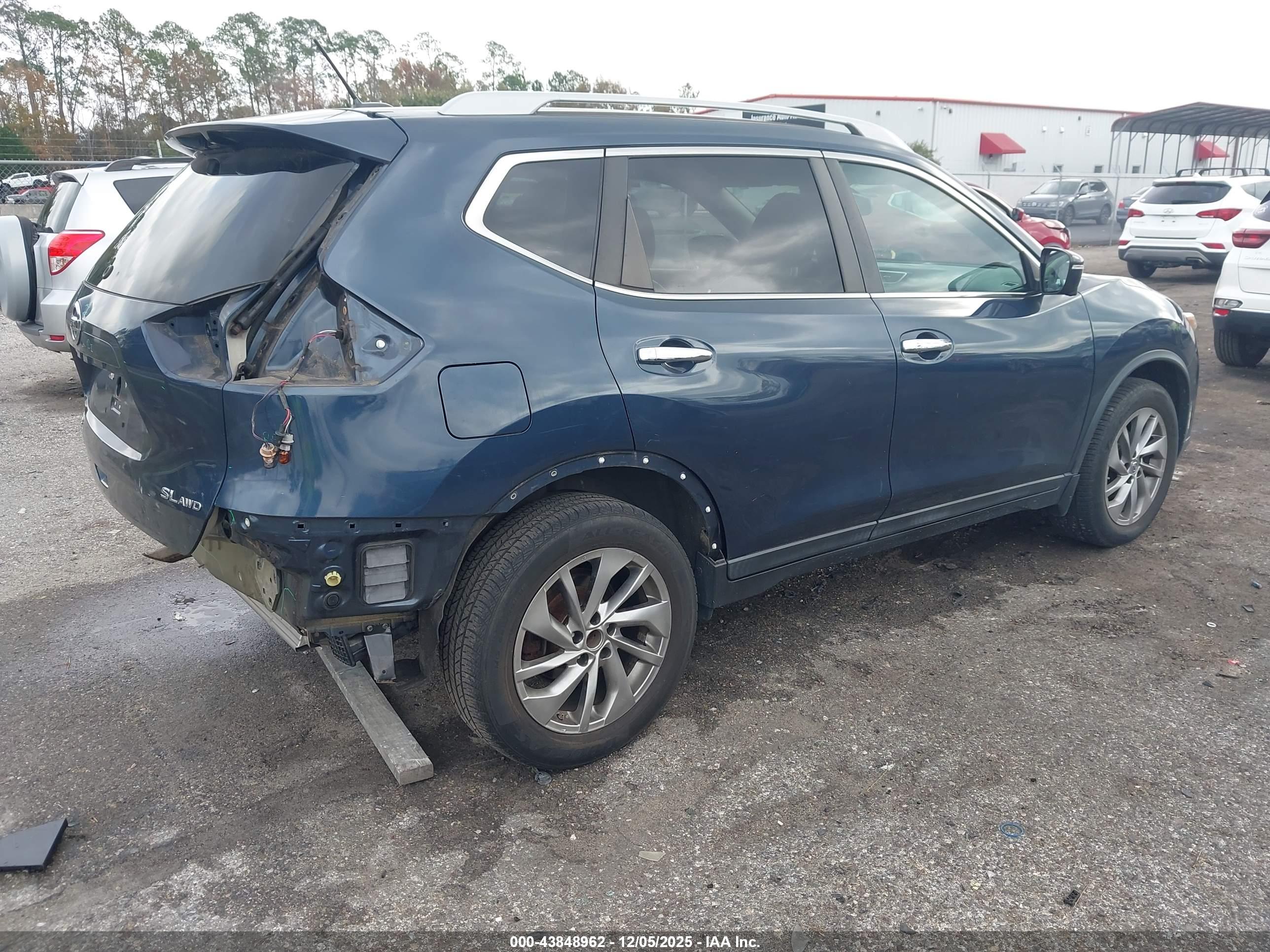 NISSAN ROGUE image 4