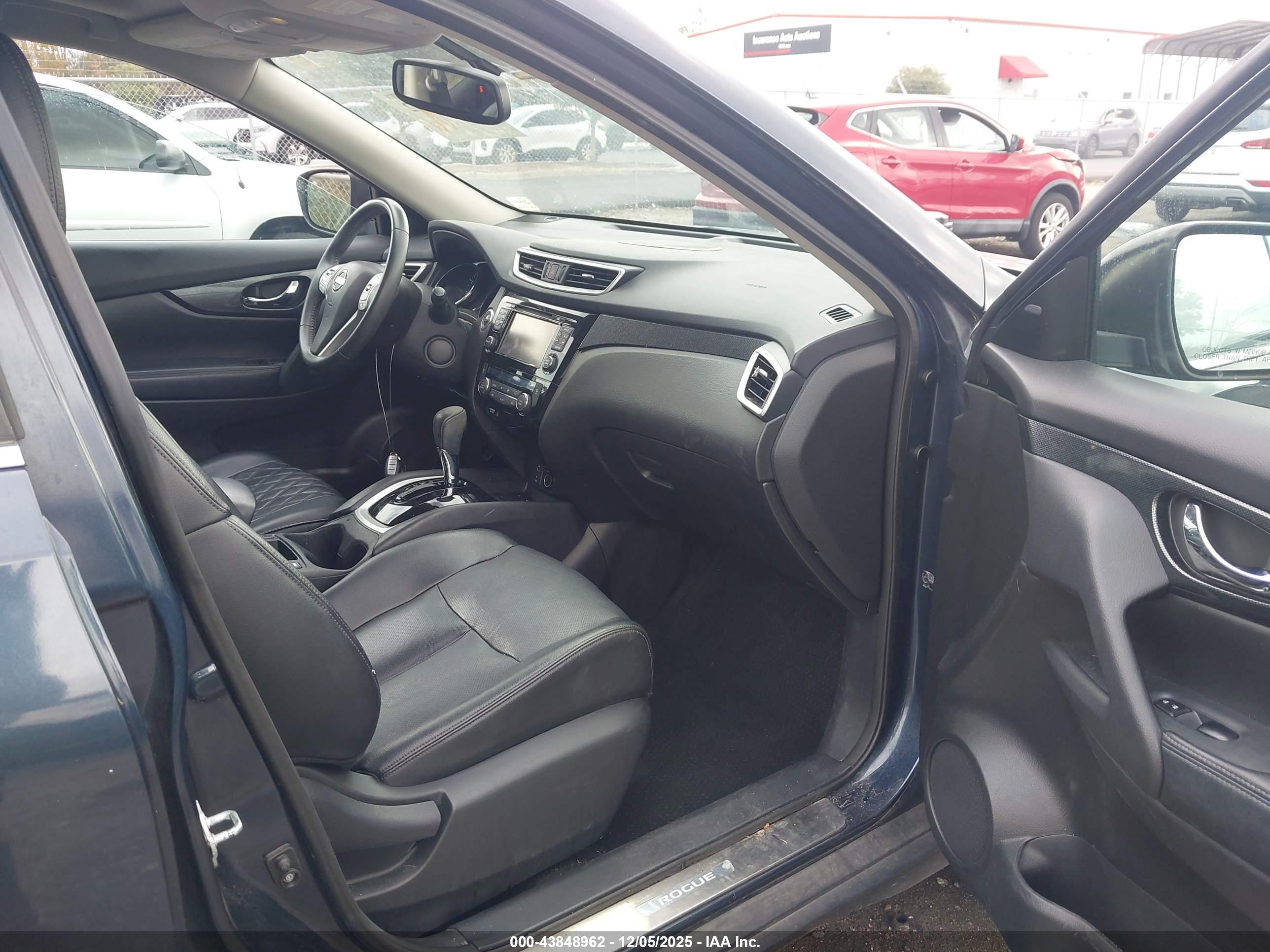 NISSAN ROGUE image 5