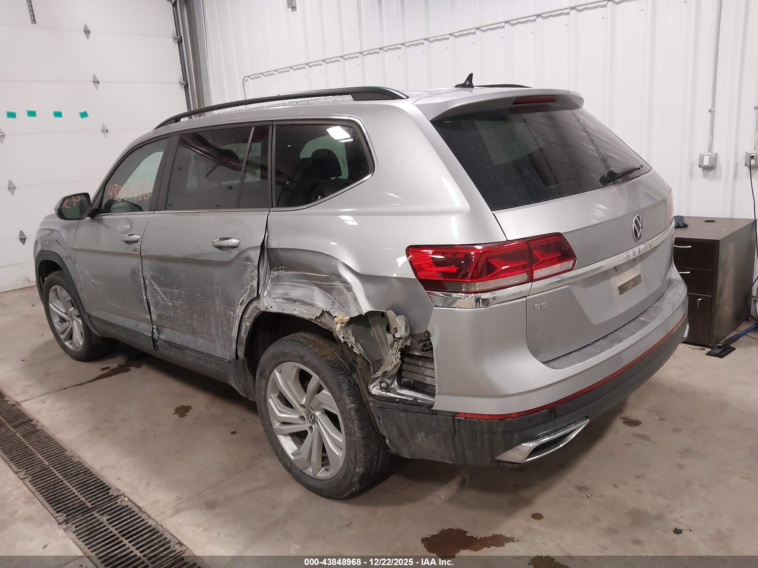 VOLKSWAGEN ATLAS image 3