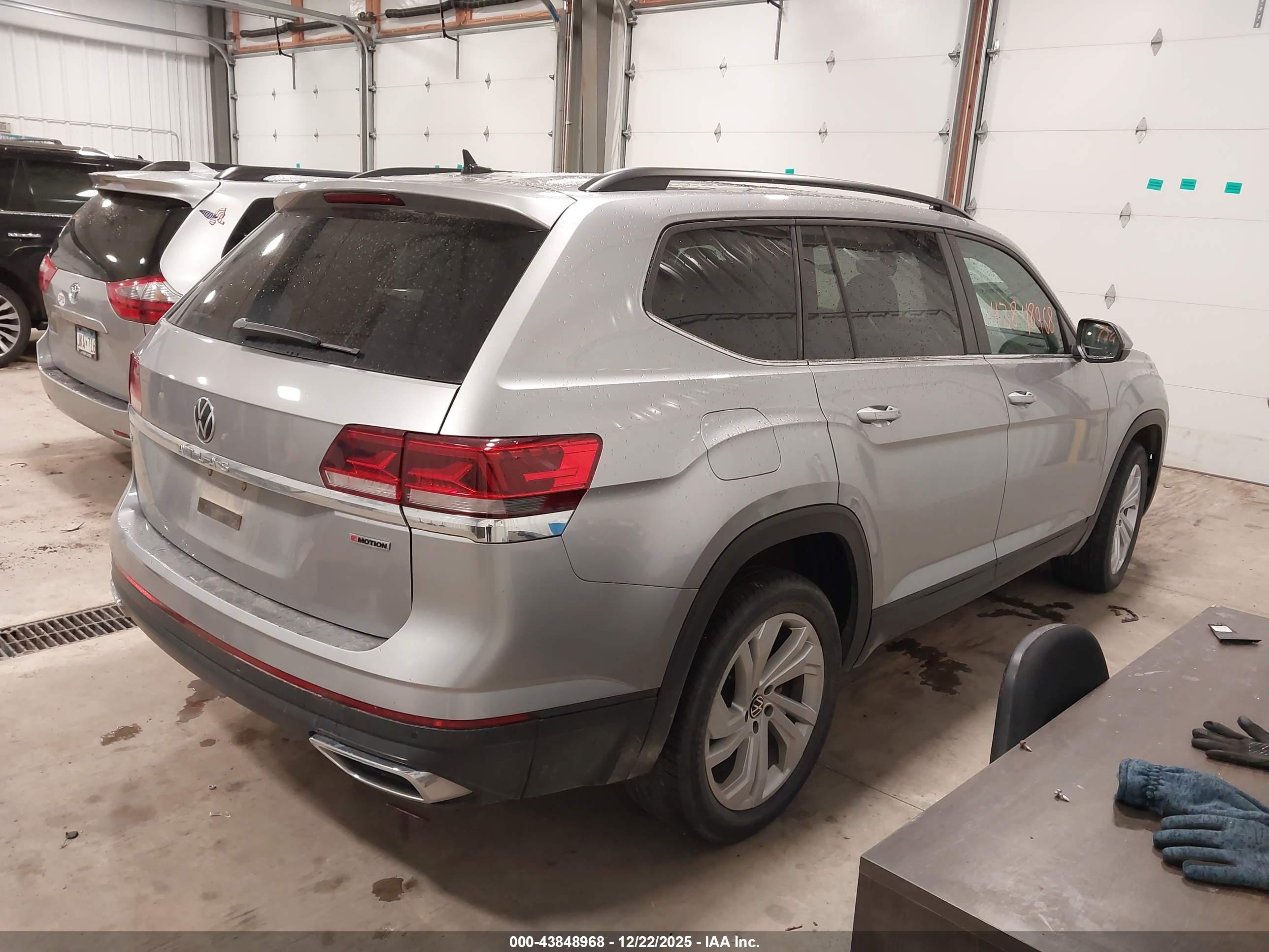 VOLKSWAGEN ATLAS image 4