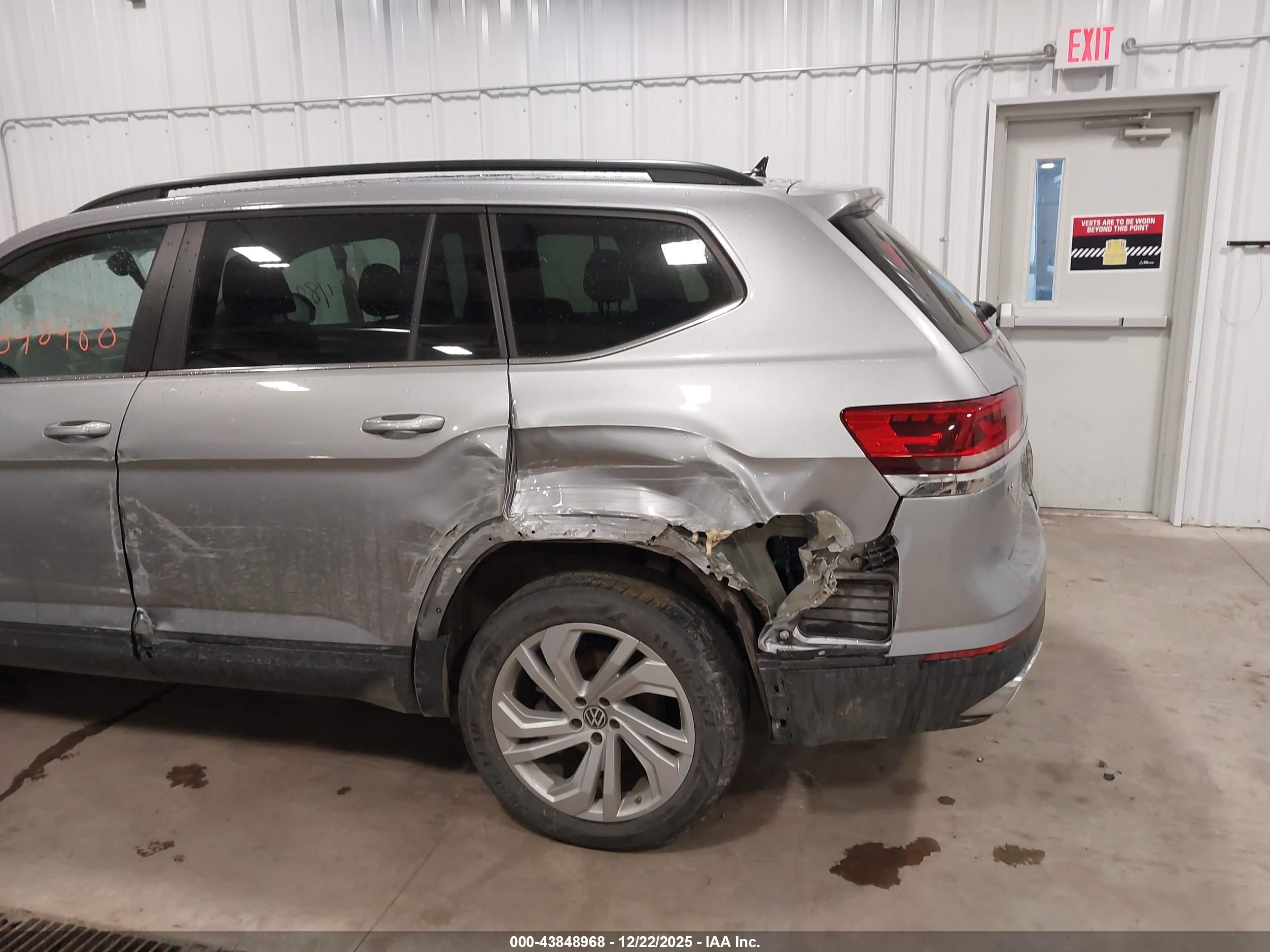 VOLKSWAGEN ATLAS image 6