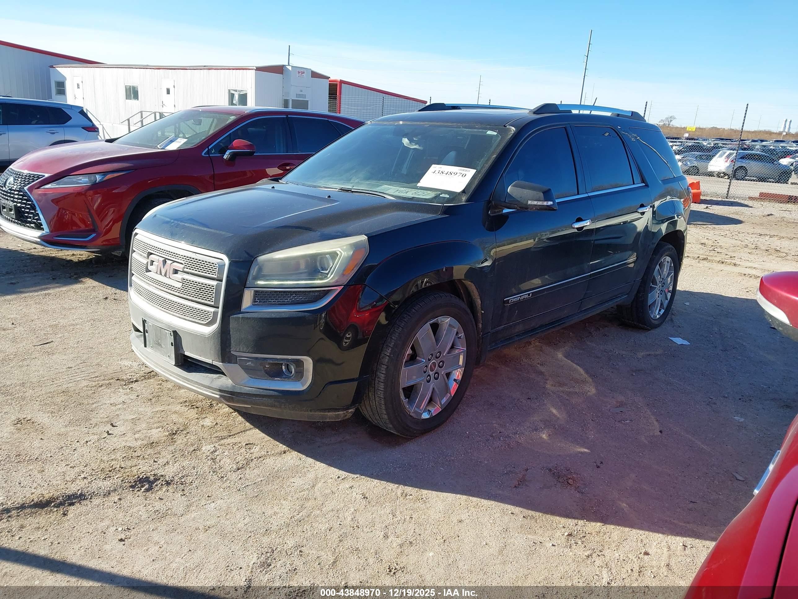 GMC ACADIA image 2
