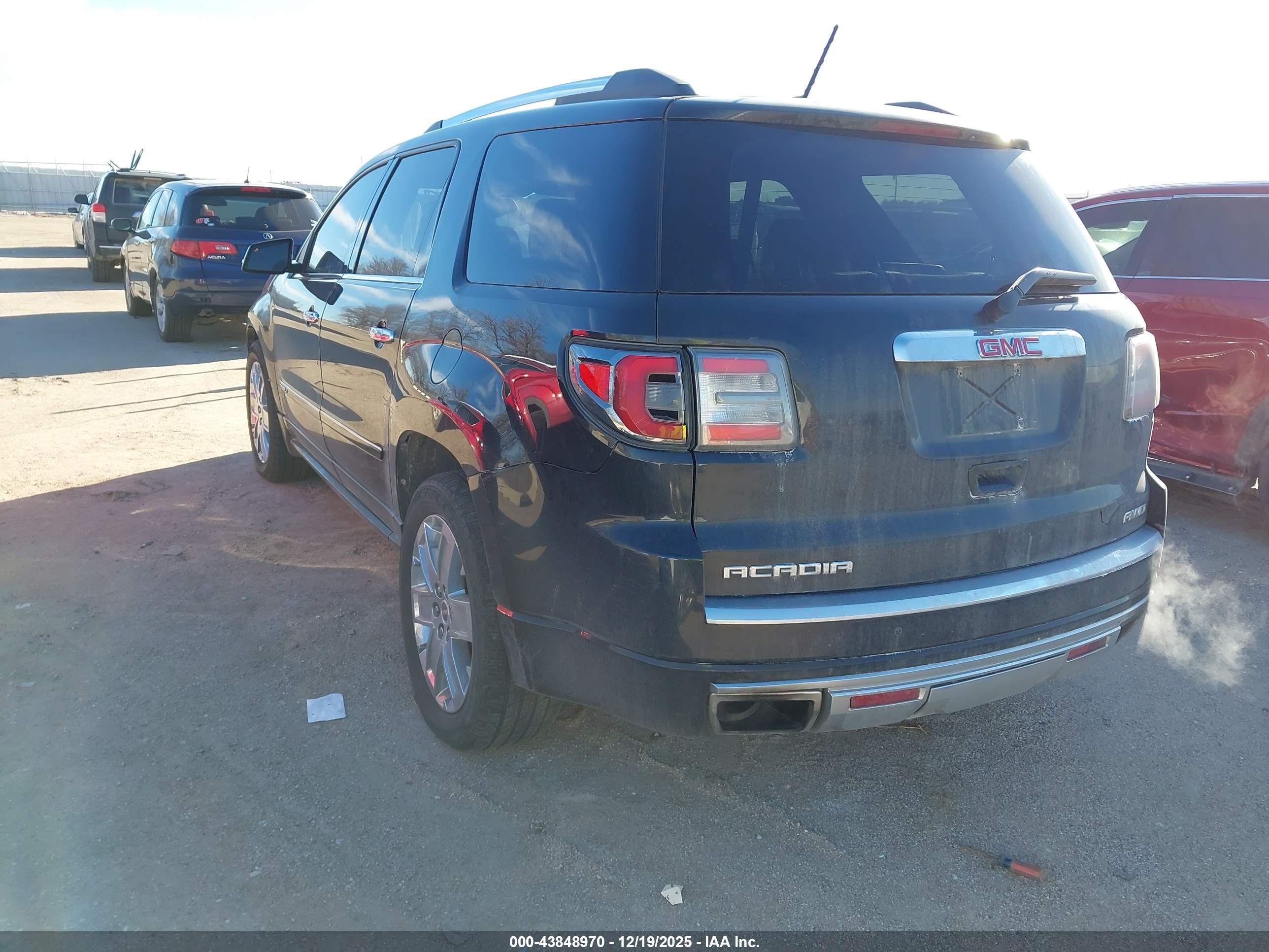 GMC ACADIA image 3