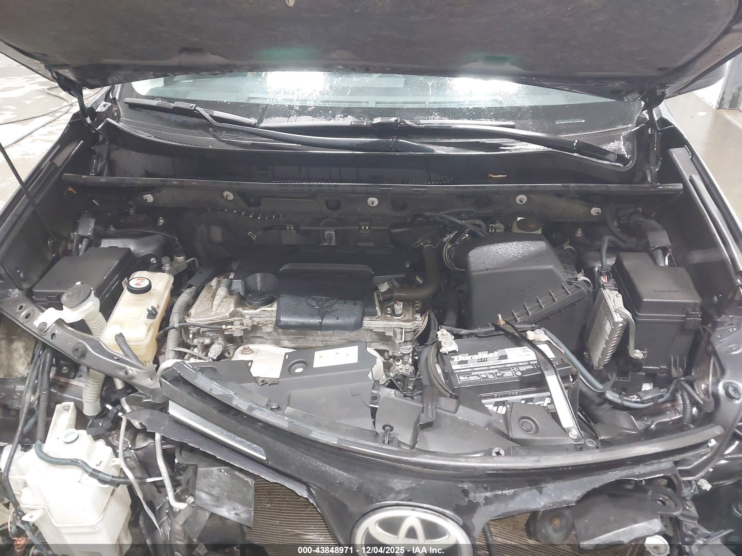 TOYOTA RAV4 image 10