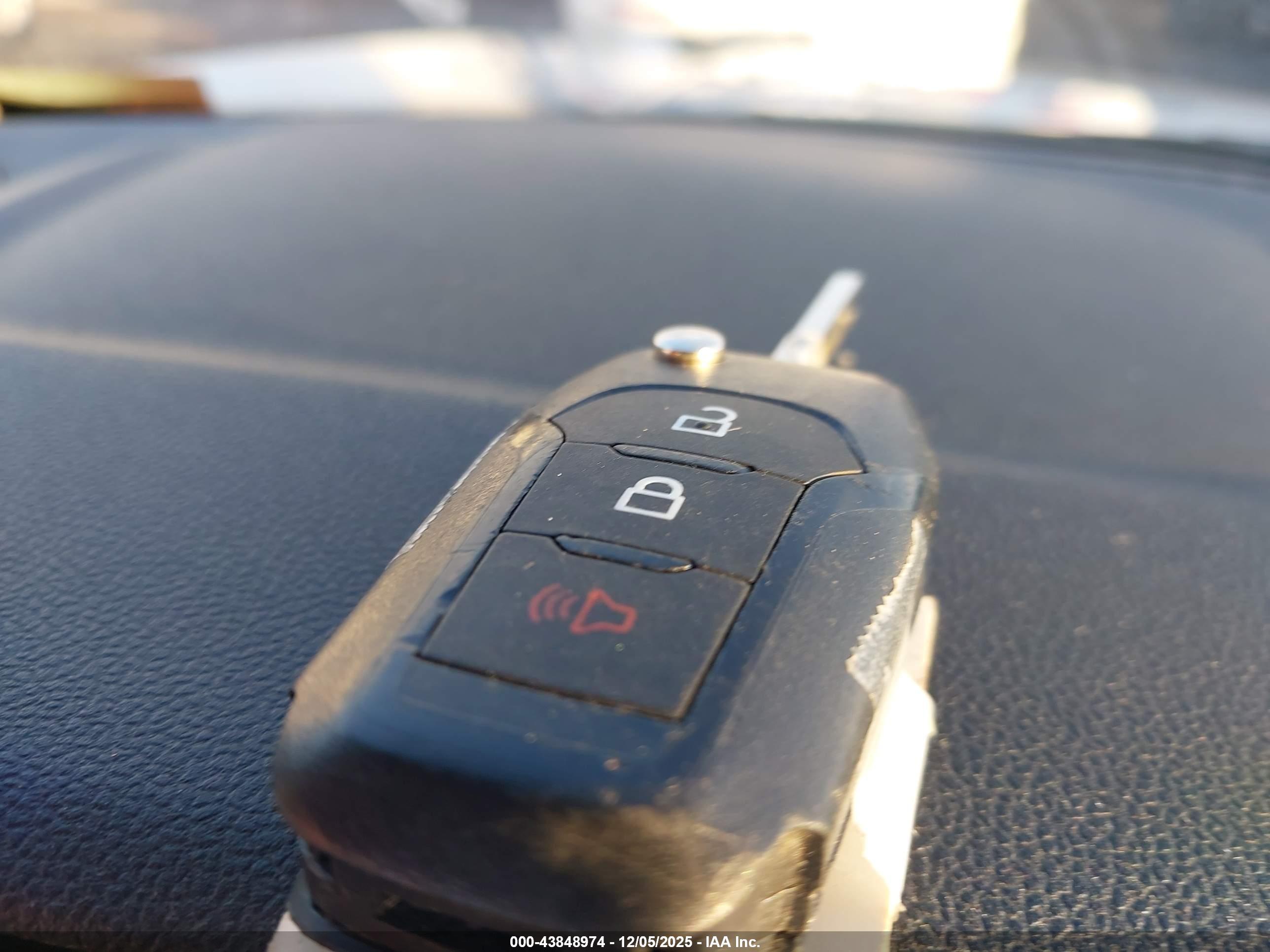FORD ESCAPE image 11